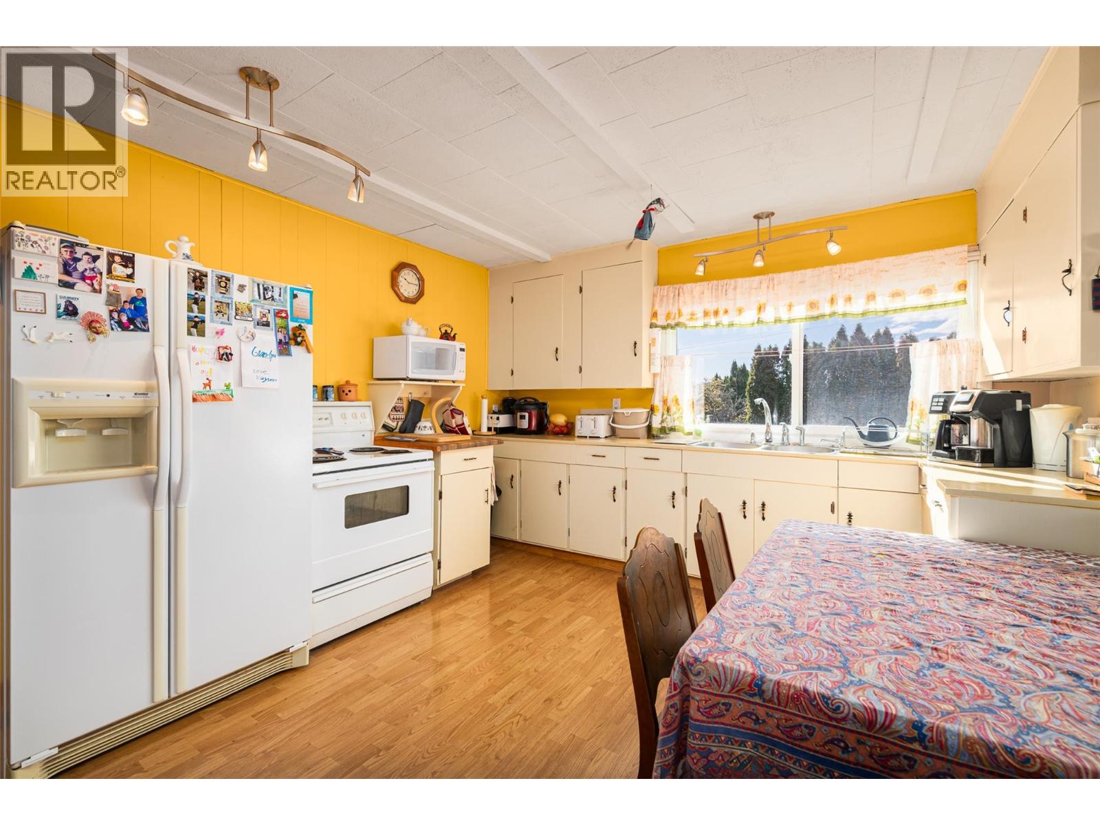 1832 Hurl Street, Creston