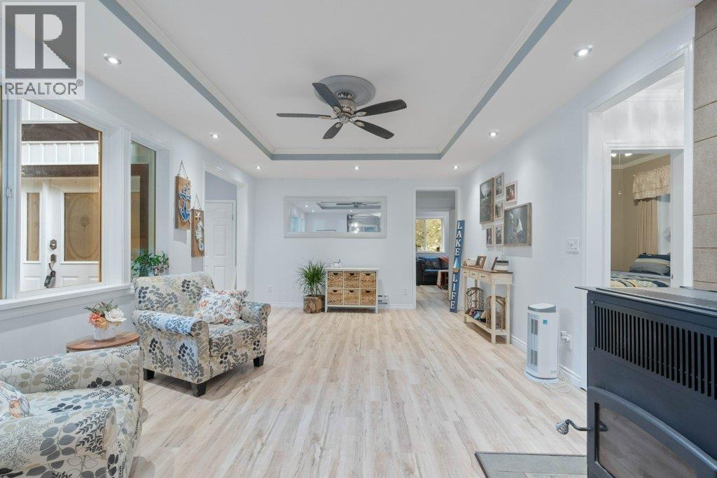  9048 Hummingbird Drive, Swansea Point