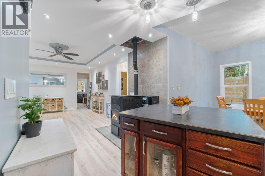  9048 Hummingbird Drive, Swansea Point