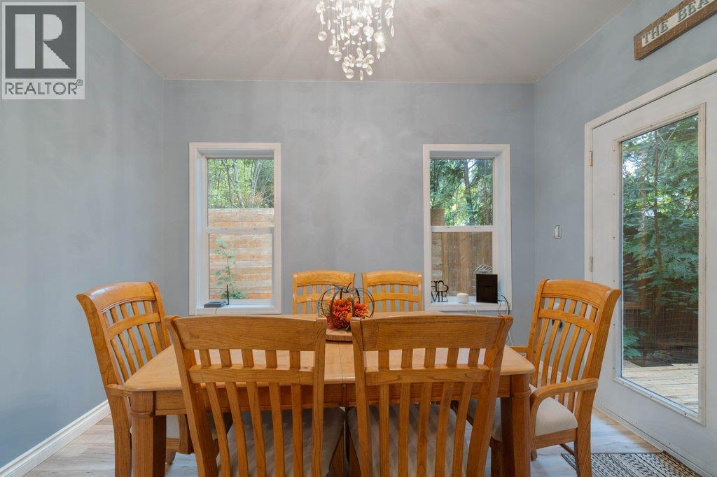  9048 Hummingbird Drive, Swansea Point