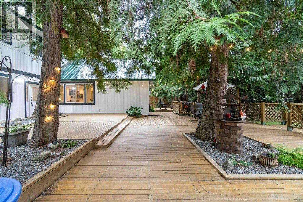  9048 Hummingbird Drive, Swansea Point