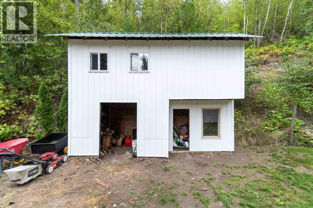  9048 Hummingbird Drive, Swansea Point