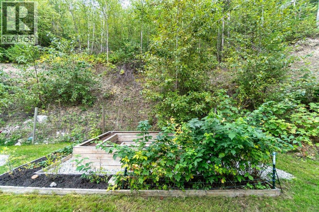  9048 Hummingbird Drive, Swansea Point