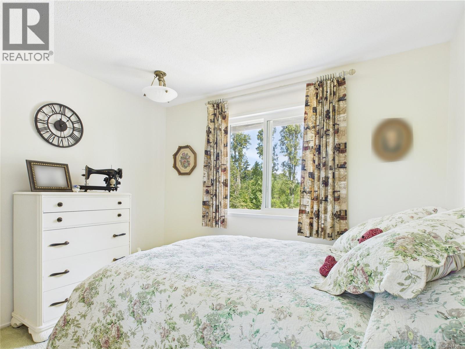  1920 Mills Road, North Saanich