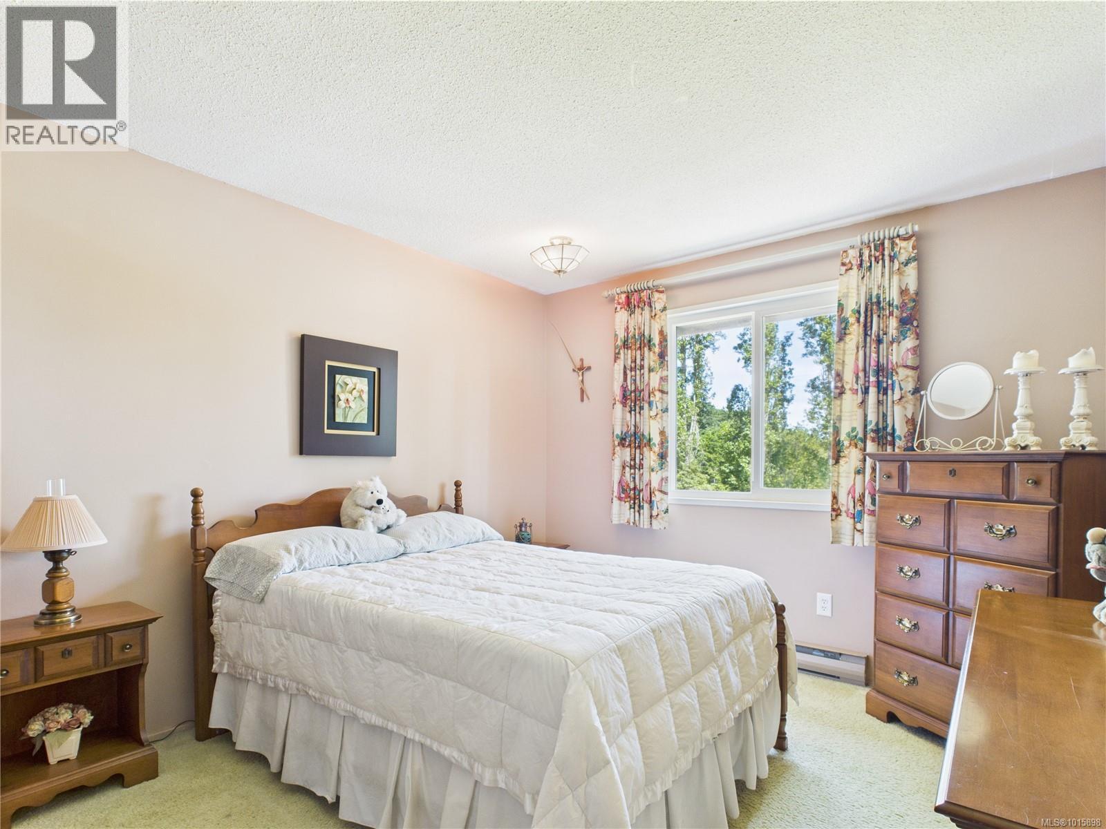  1920 Mills Road, North Saanich