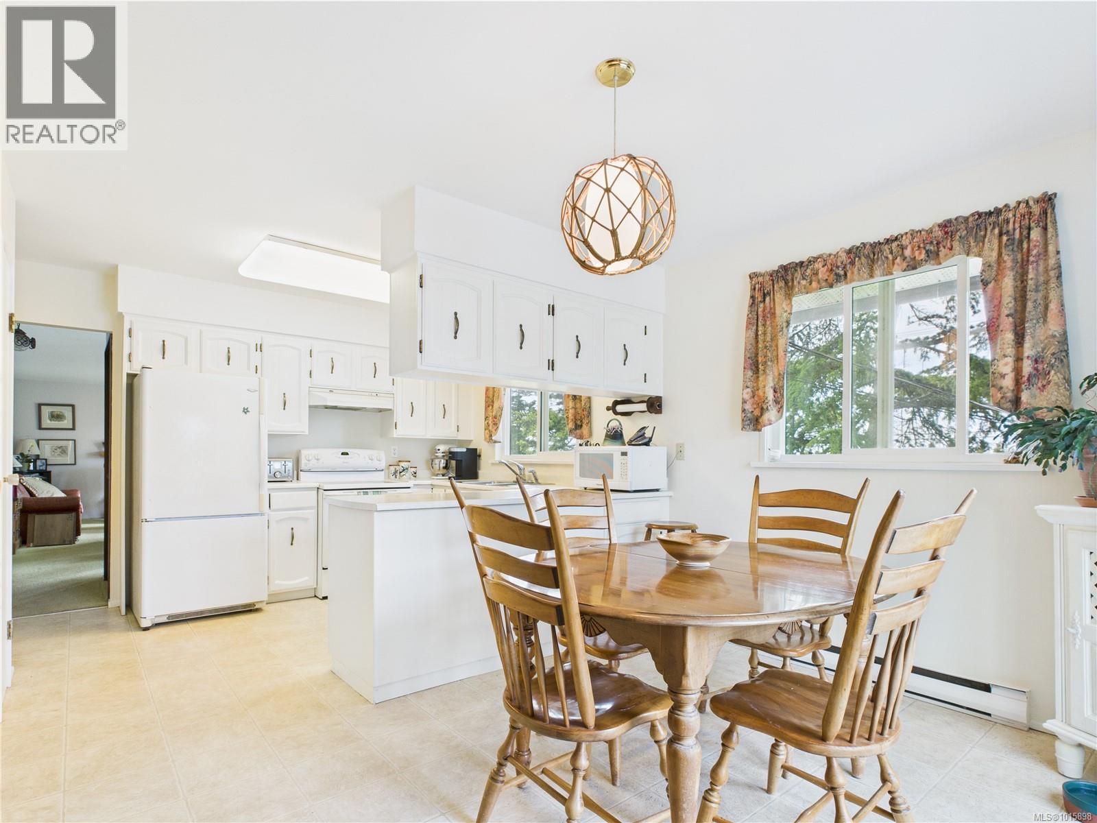 1920 Mills Road, North Saanich