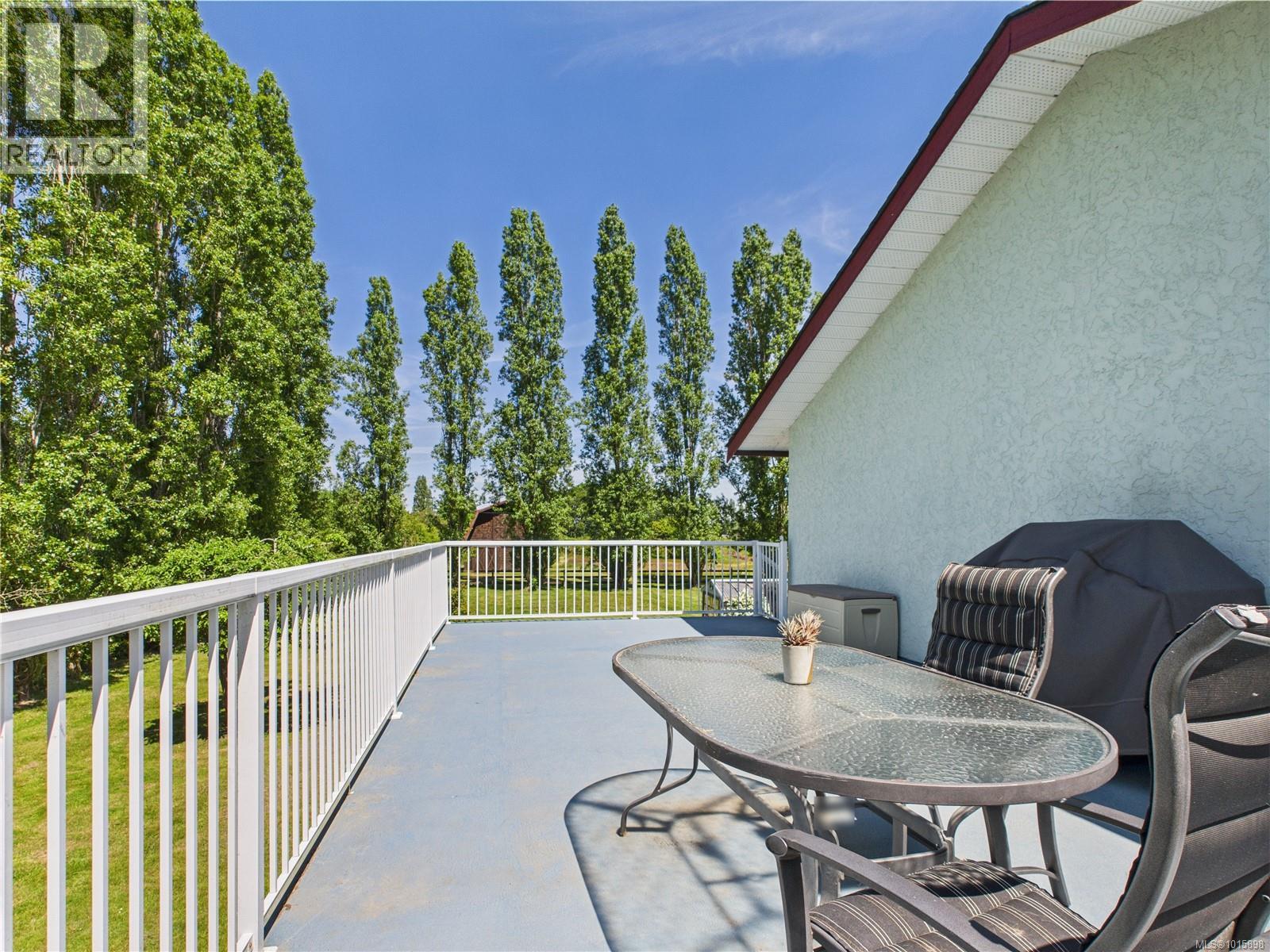  1920 Mills Road, North Saanich