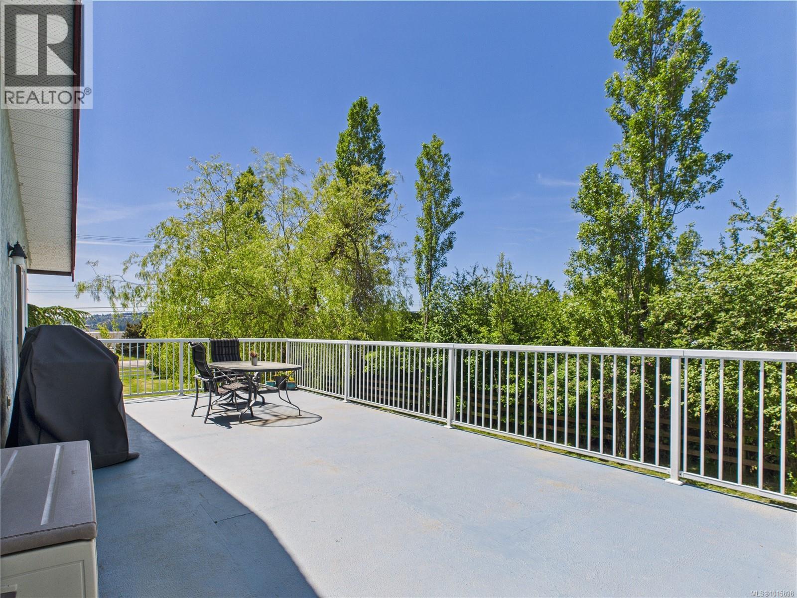  1920 Mills Road, North Saanich