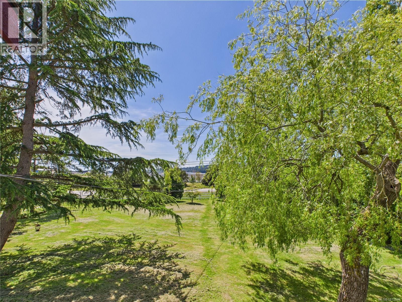  1920 Mills Road, North Saanich