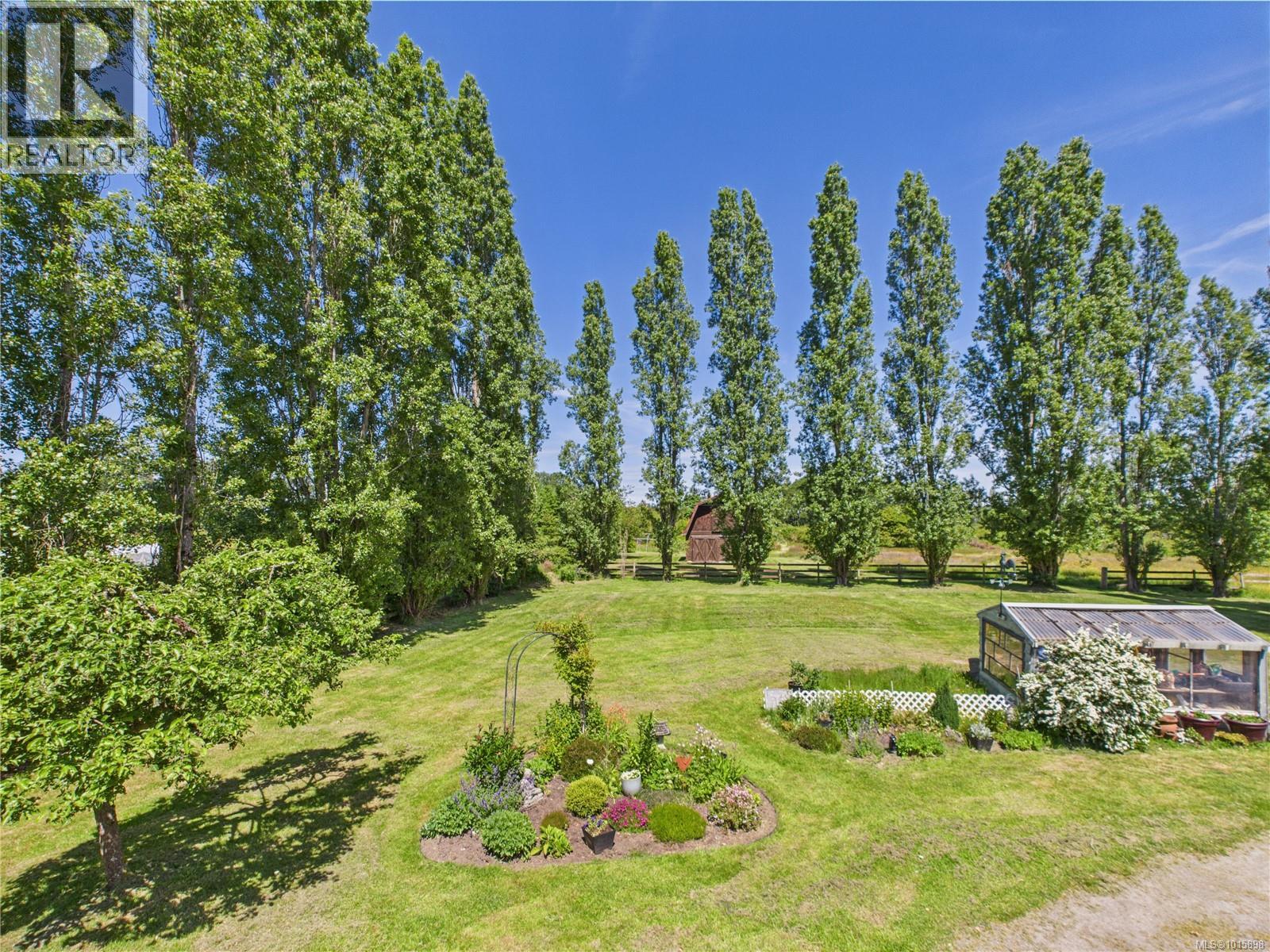  1920 Mills Road, North Saanich