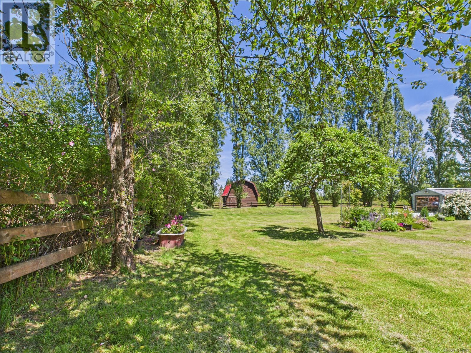  1920 Mills Road, North Saanich