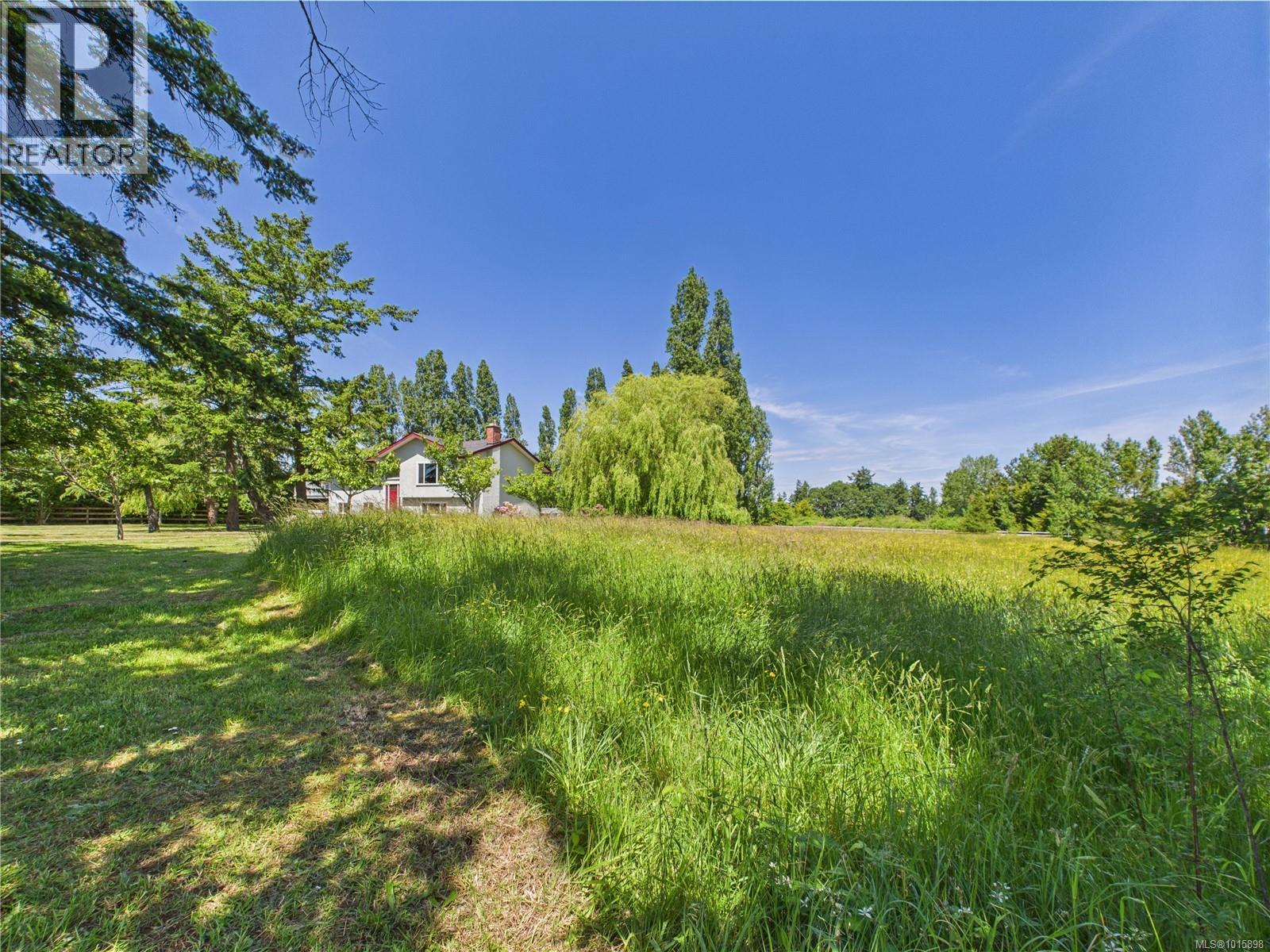  1920 Mills Road, North Saanich