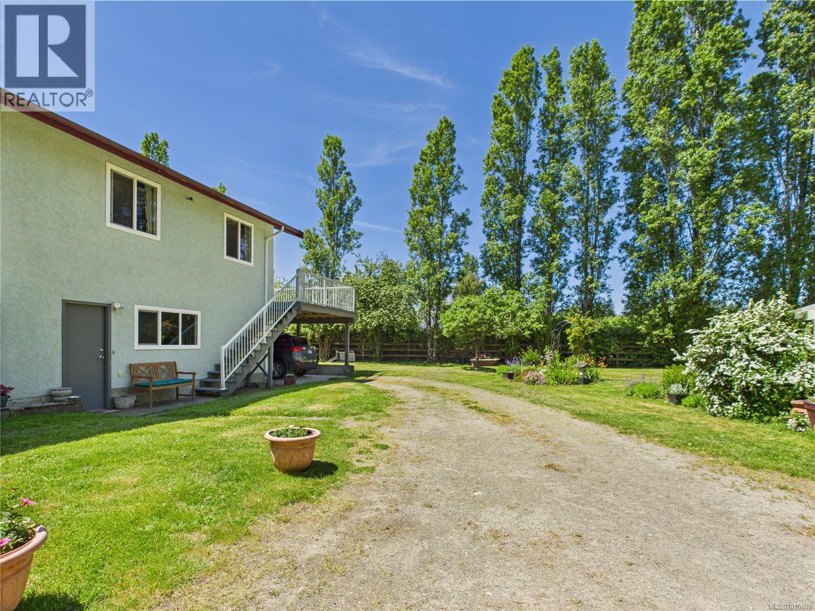  1920 Mills Road, North Saanich