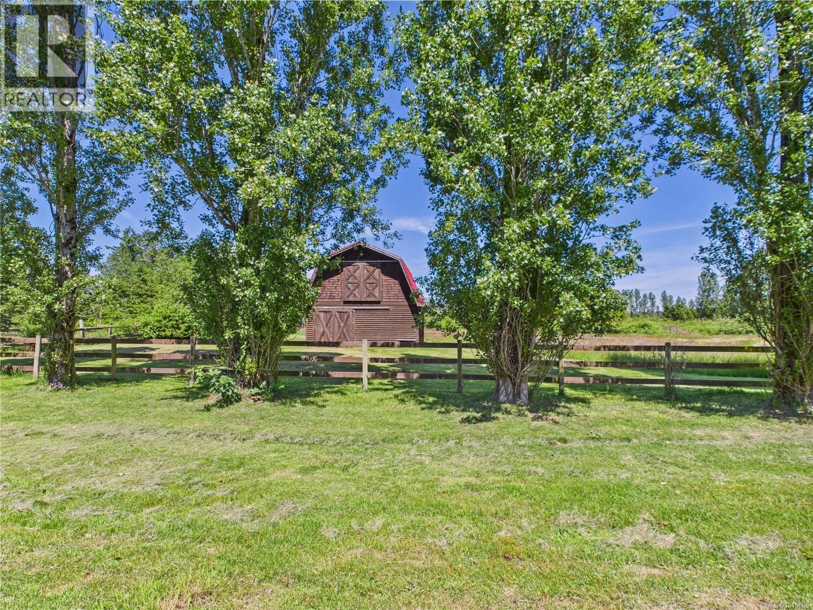 1920 Mills Road, North Saanich