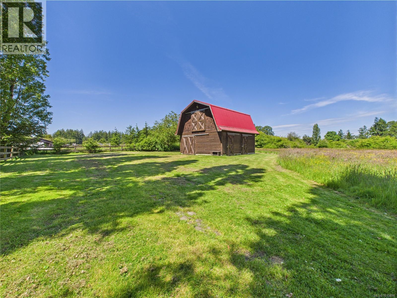  1920 Mills Road, North Saanich