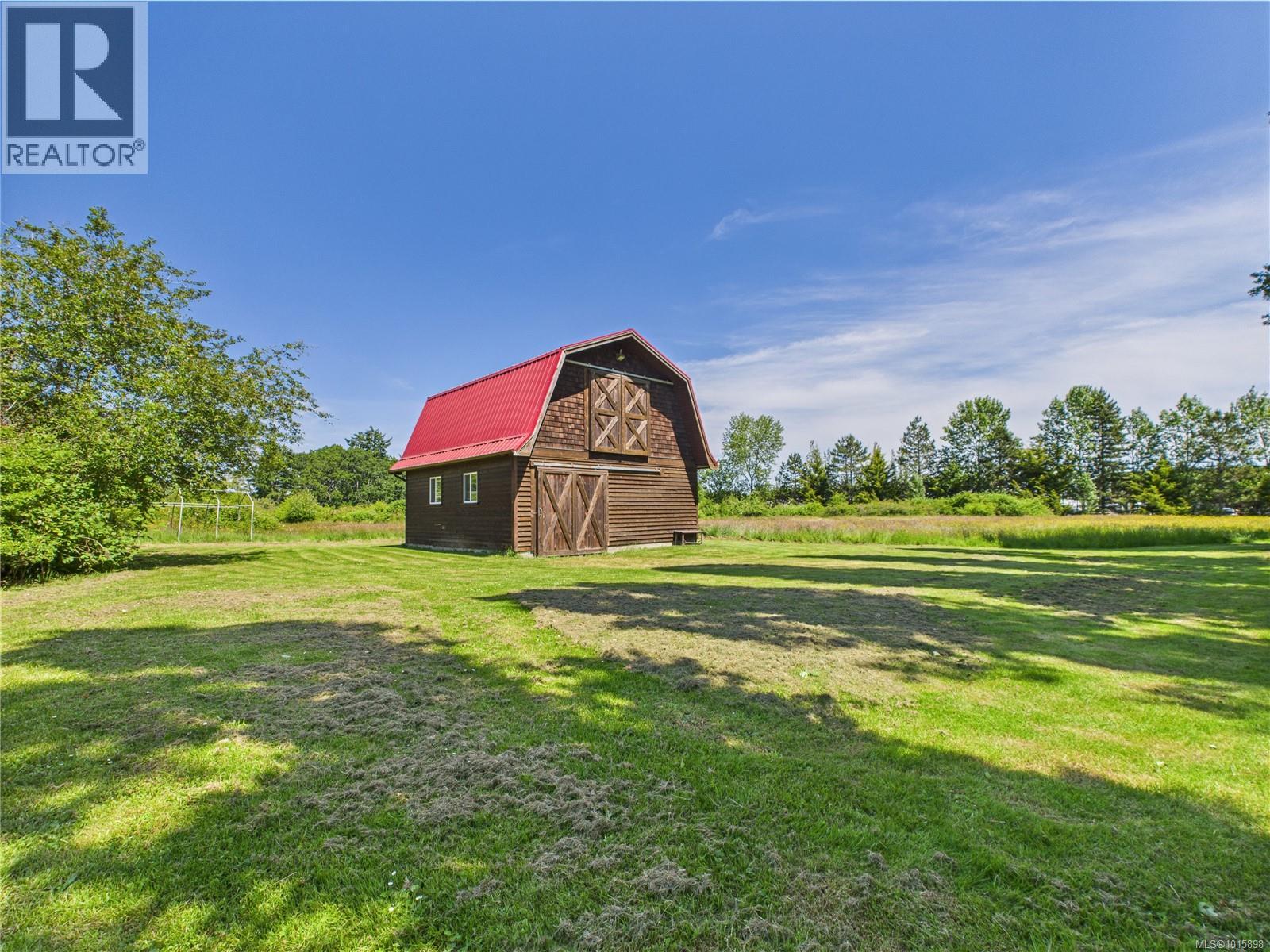  1920 Mills Road, North Saanich
