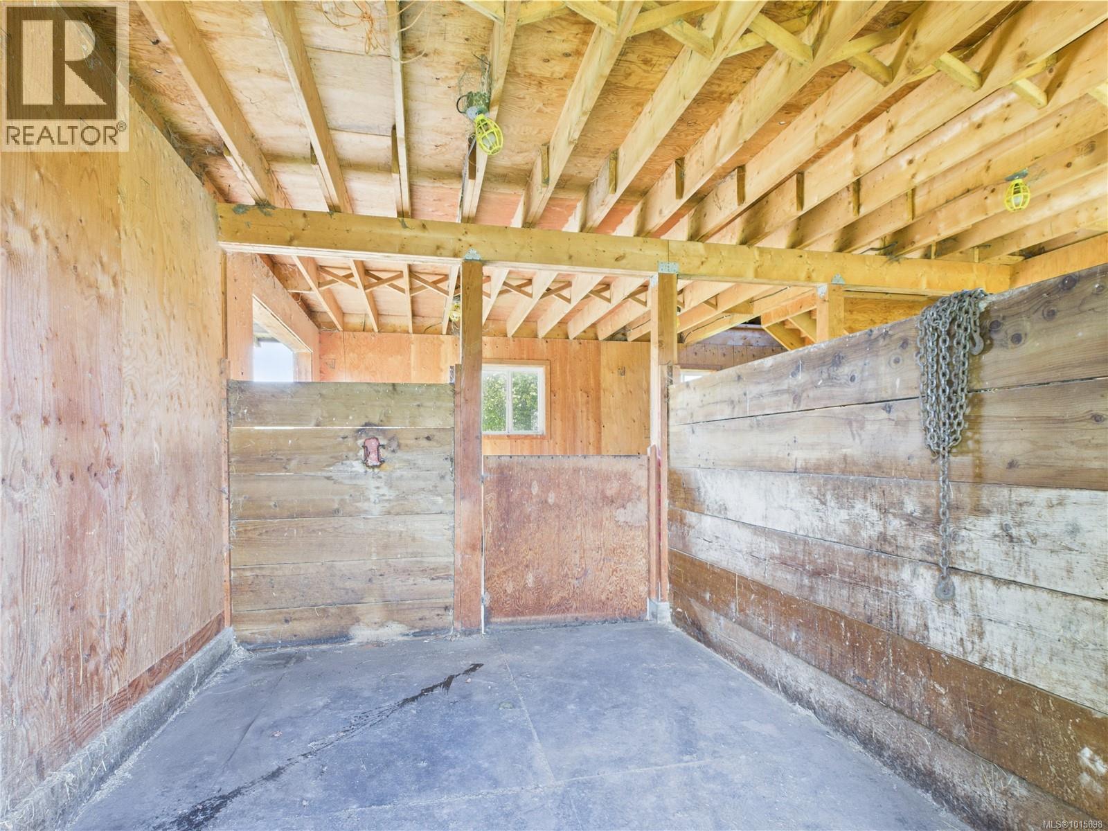  1920 Mills Road, North Saanich