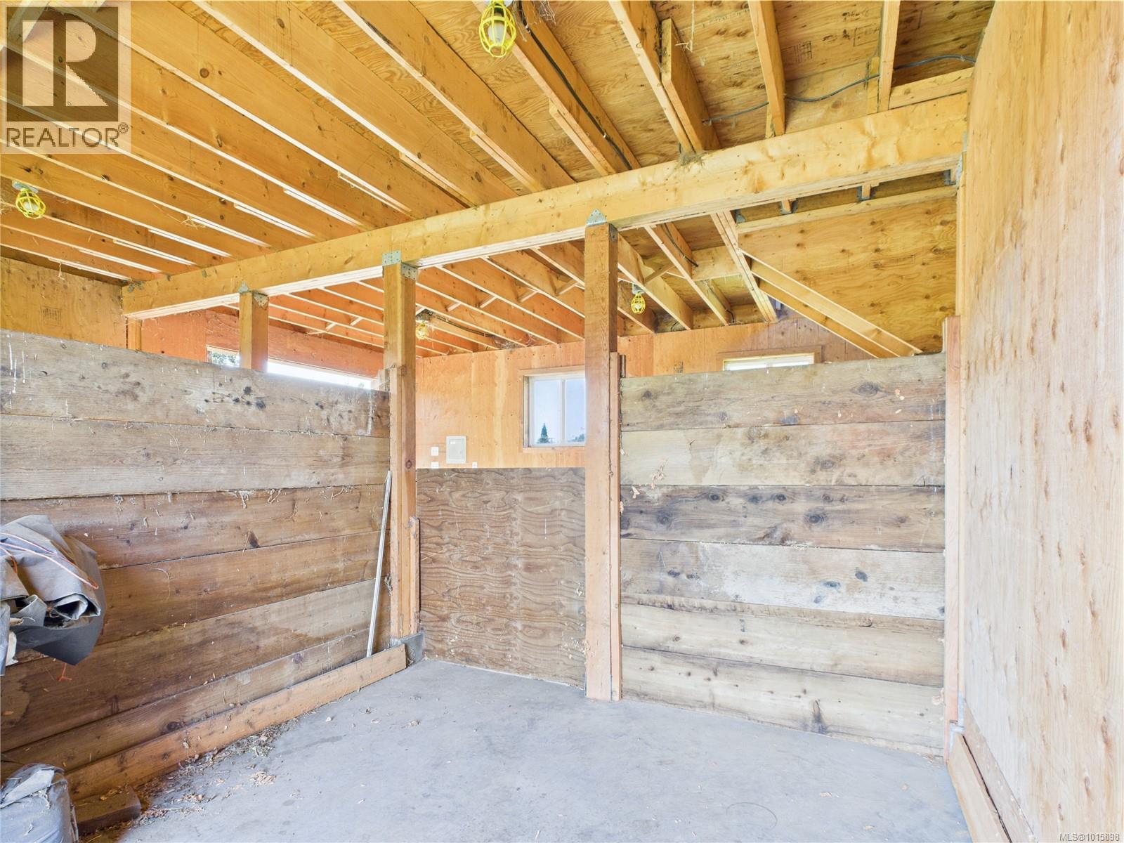  1920 Mills Road, North Saanich