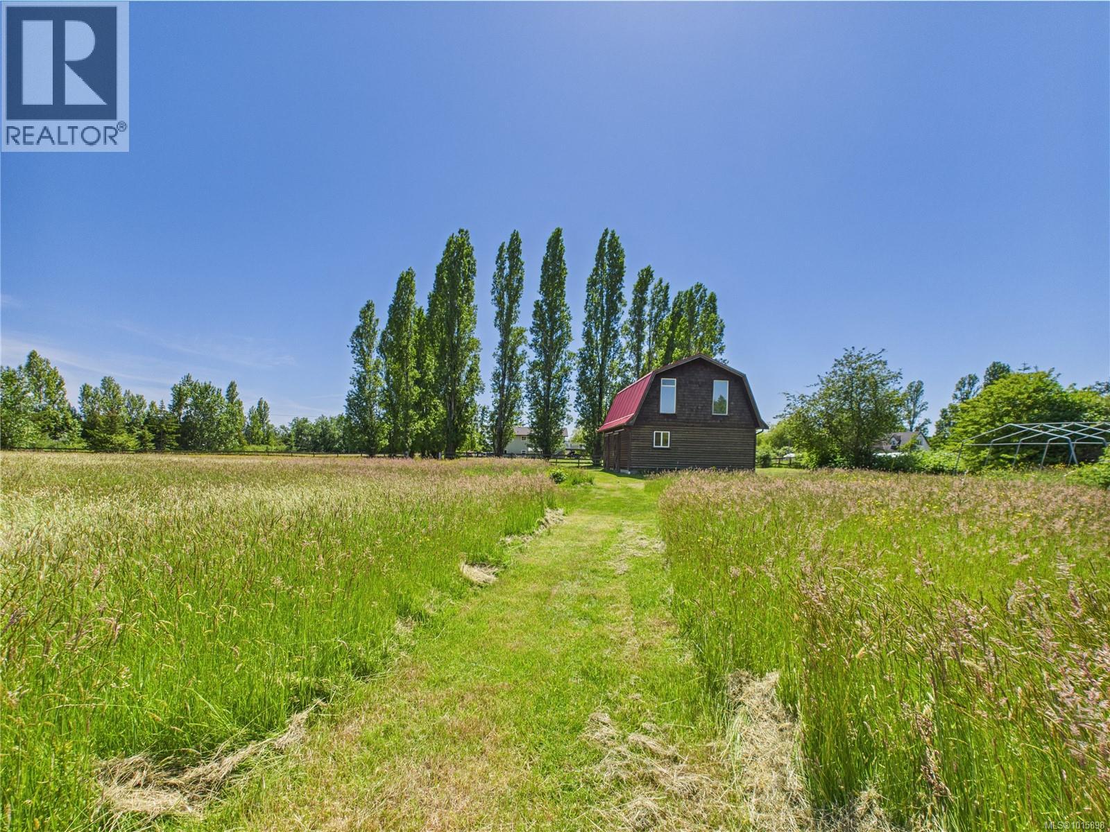  1920 Mills Road, North Saanich