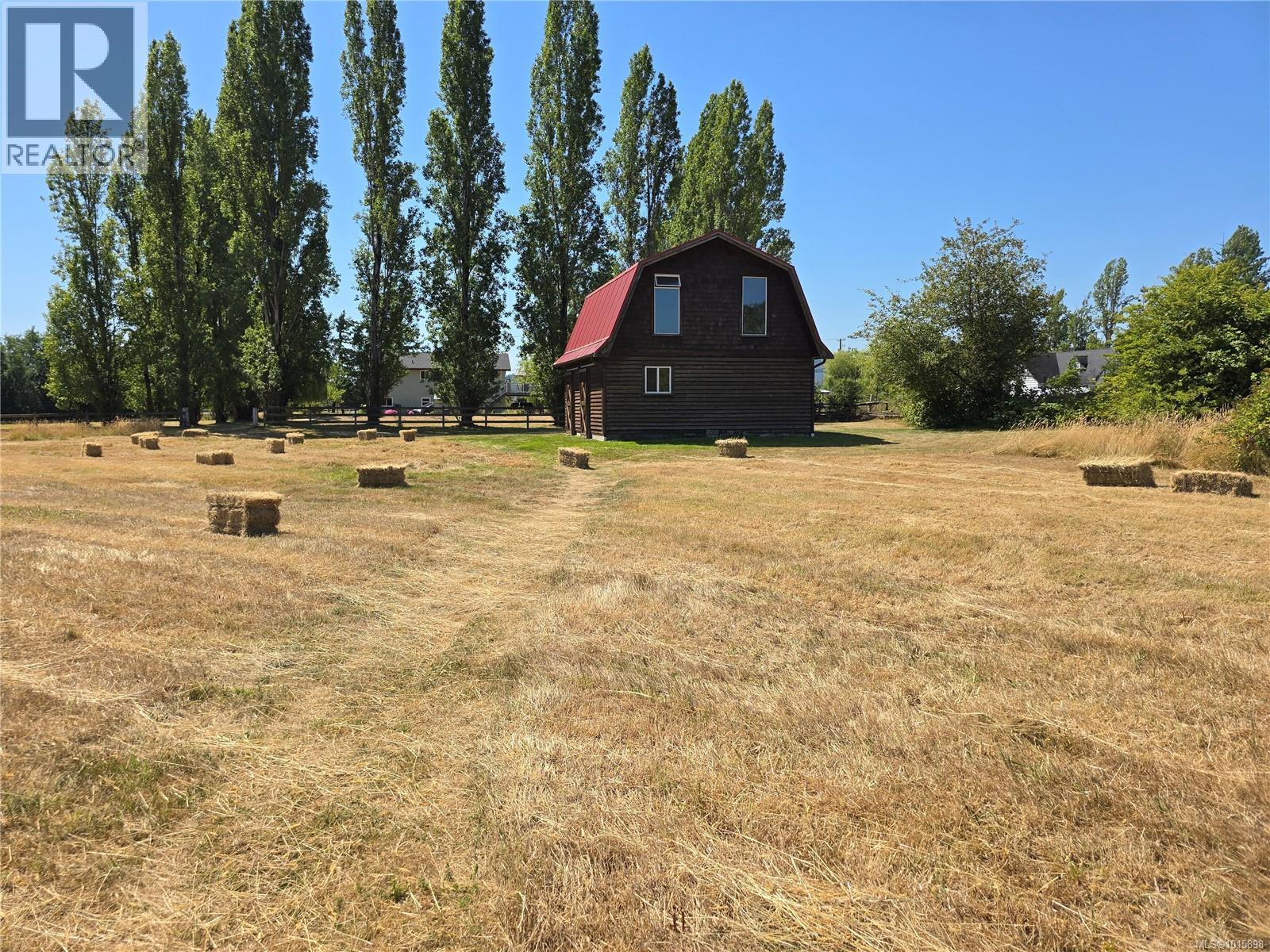  1920 Mills Road, North Saanich