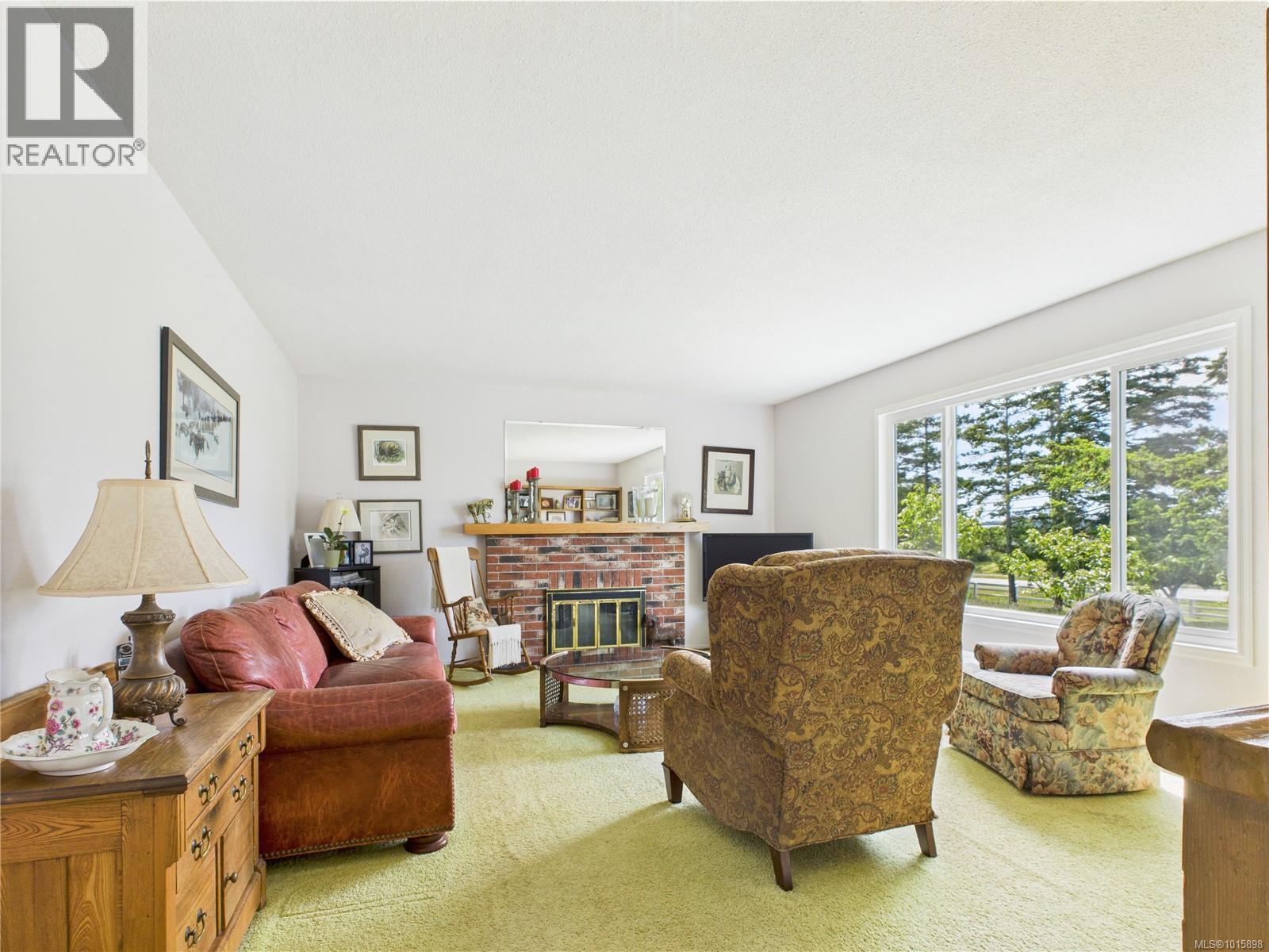  1920 Mills Road, North Saanich