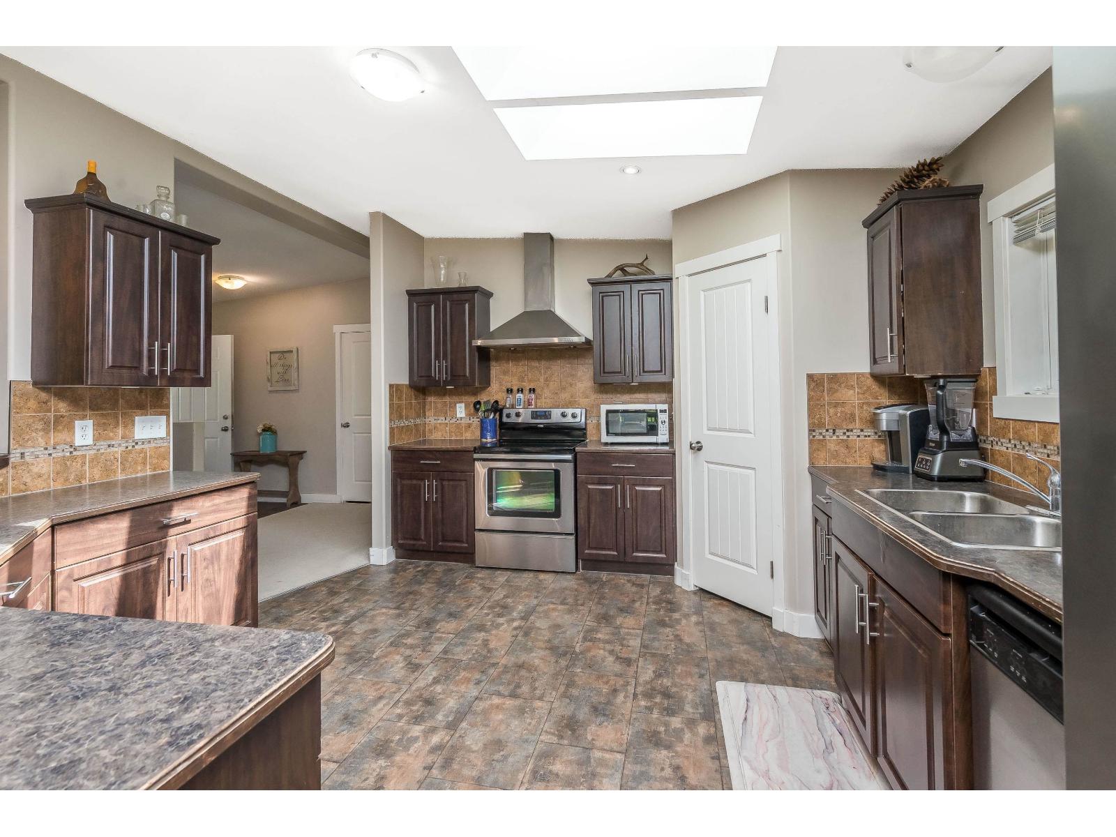 24548 21B AVENUE, Langley