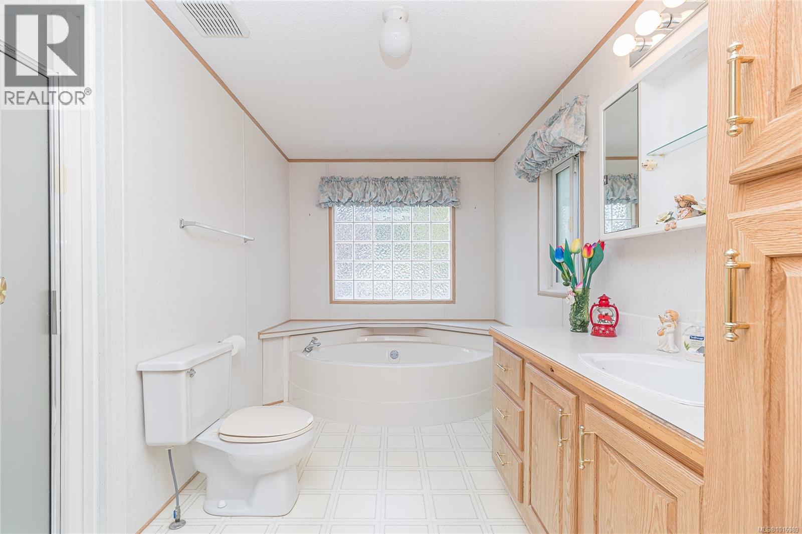  2574 Heron Way, Central Saanich