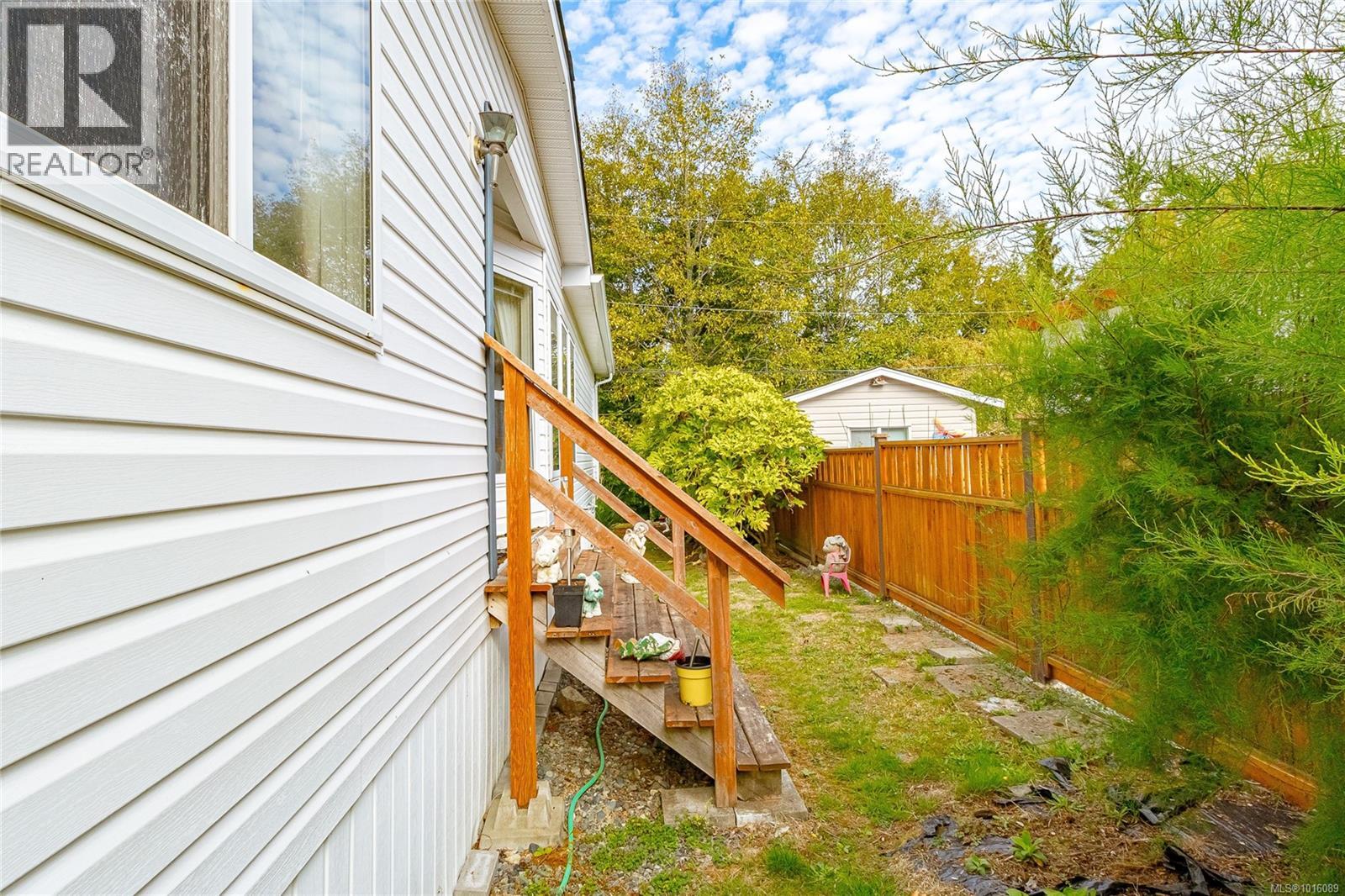  2574 Heron Way, Central Saanich