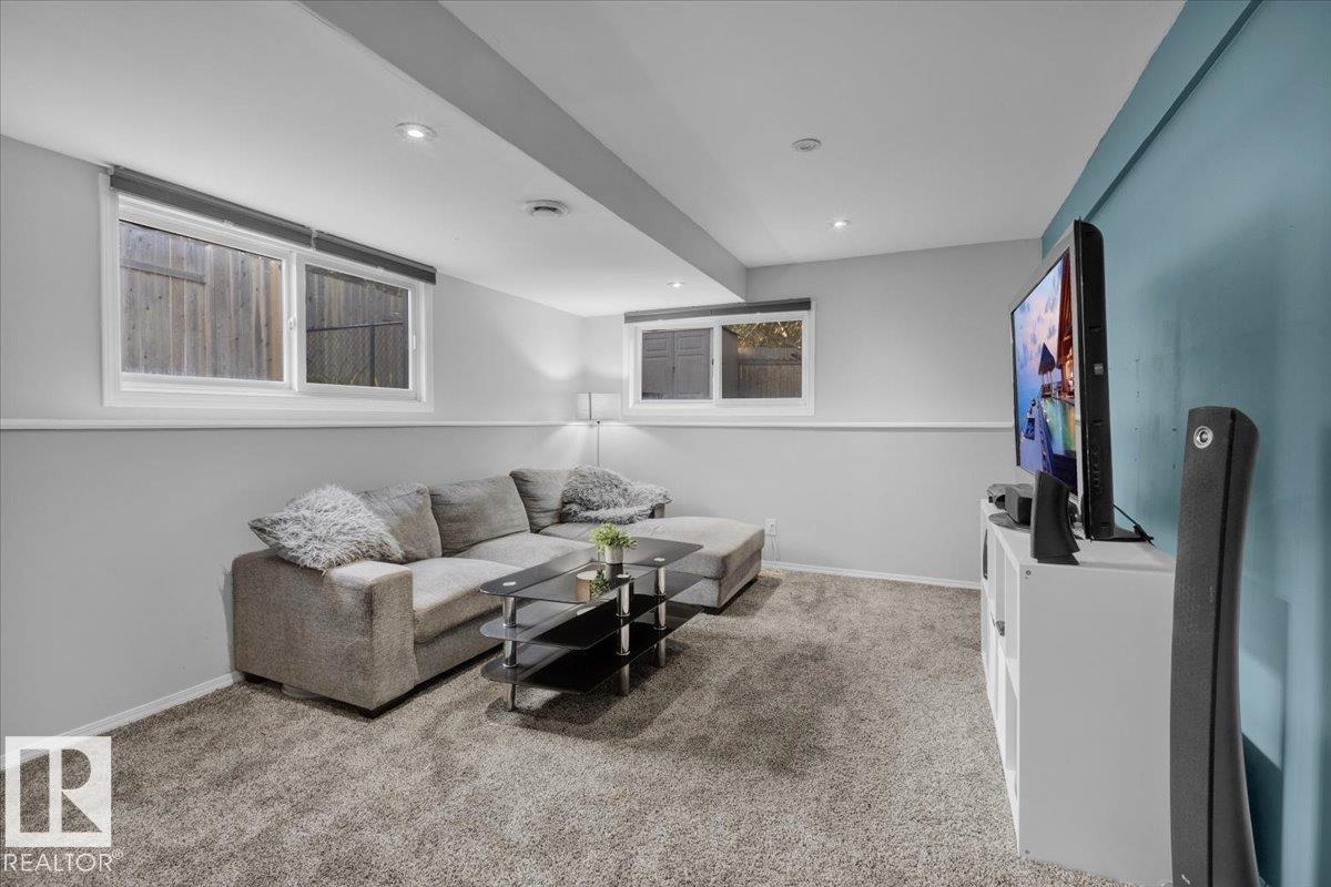 3619 27 AV NW, Edmonton