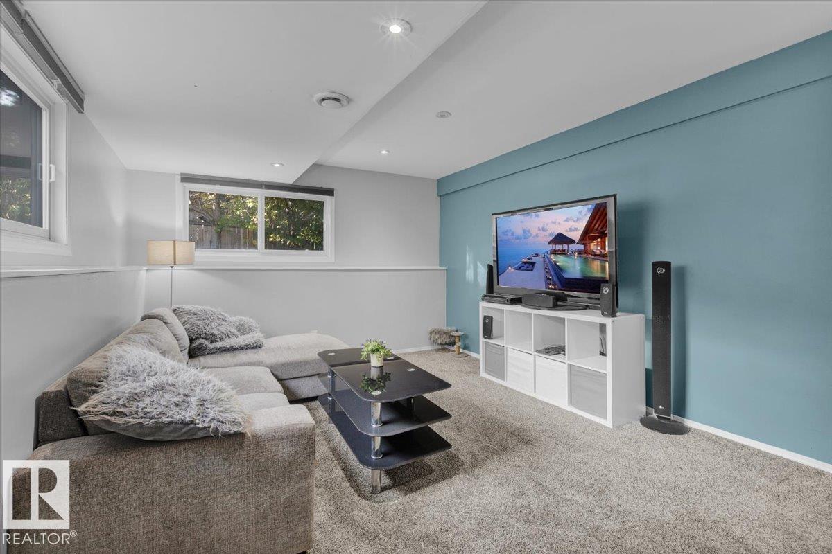 3619 27 AV NW, Edmonton