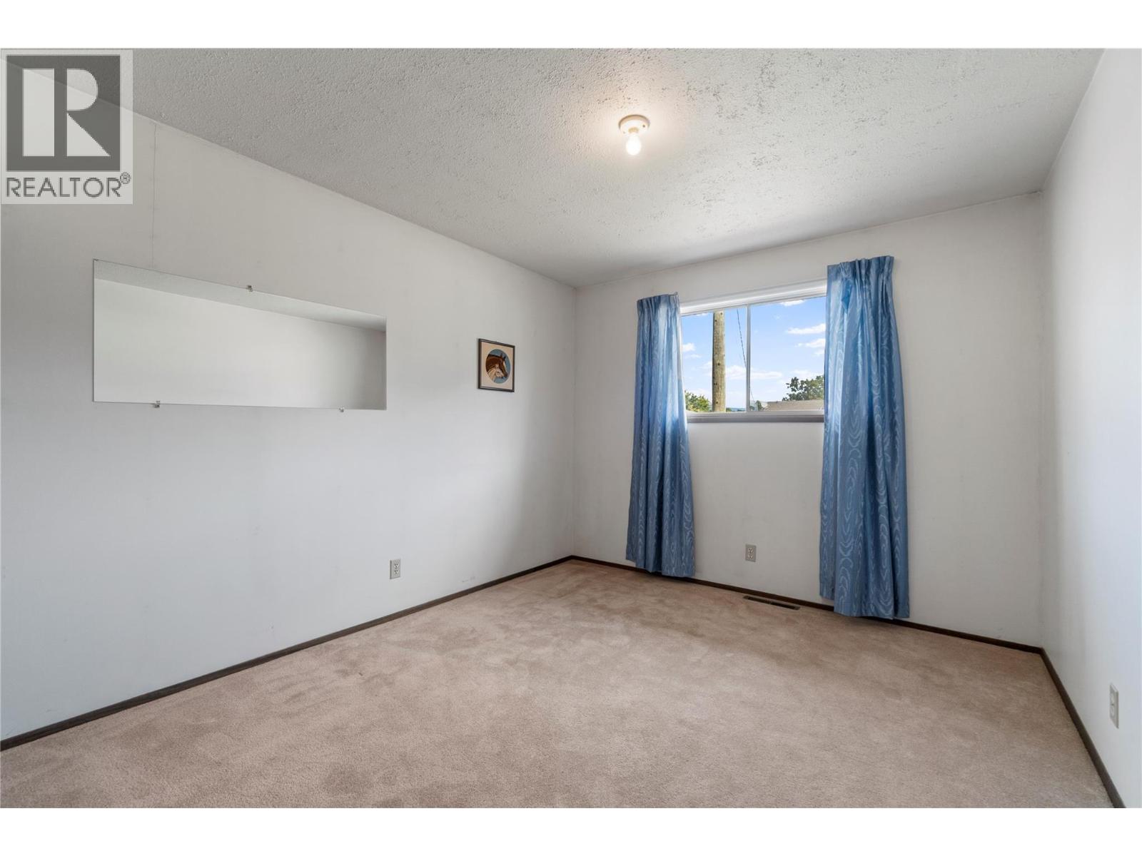 414 Pine Street, Chase