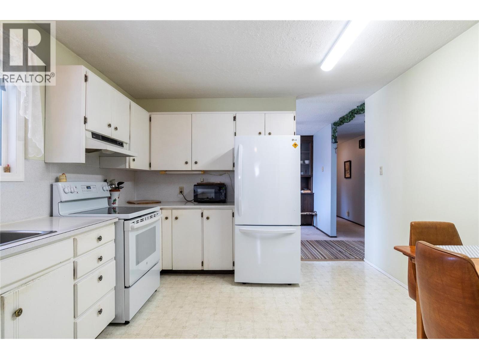 414 Pine Street, Chase