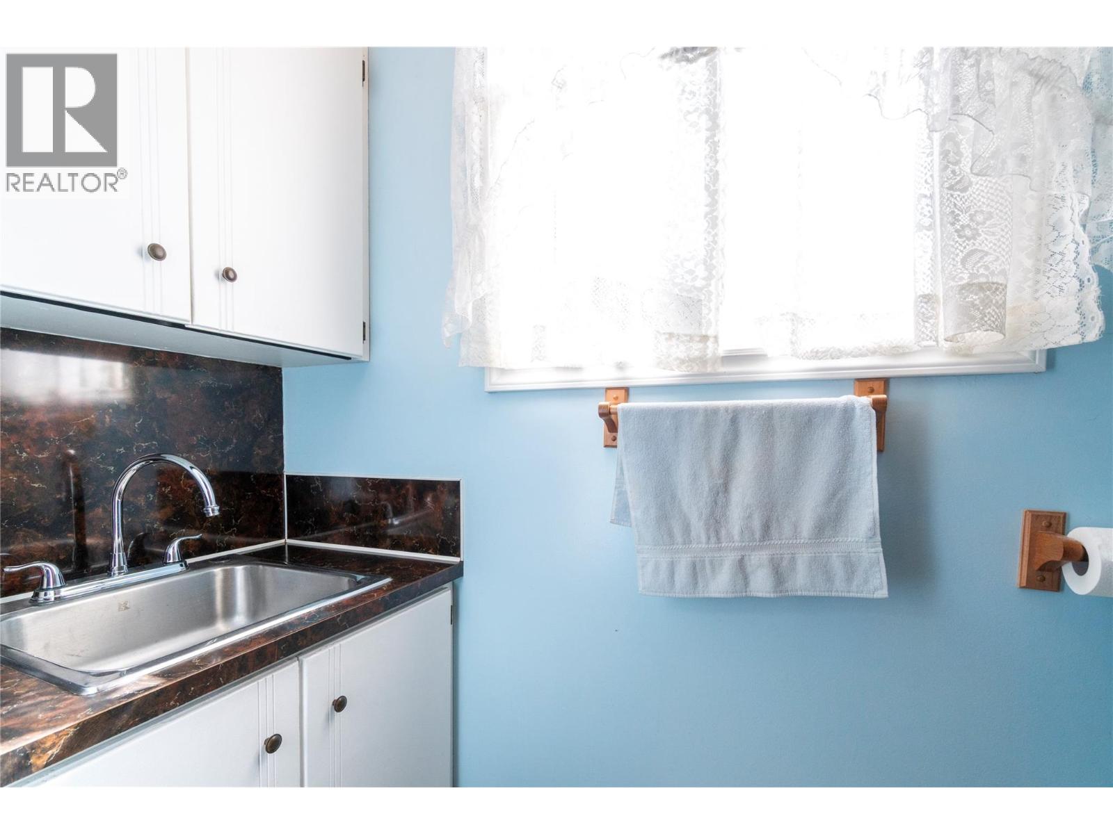 414 Pine Street, Chase