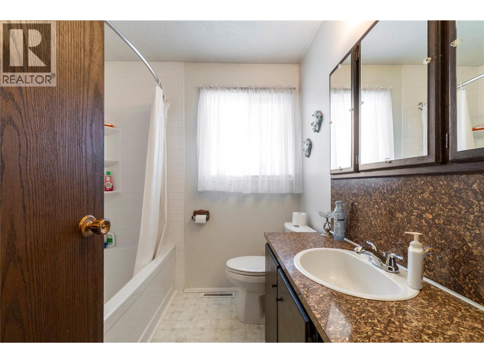 414 Pine Street, Chase