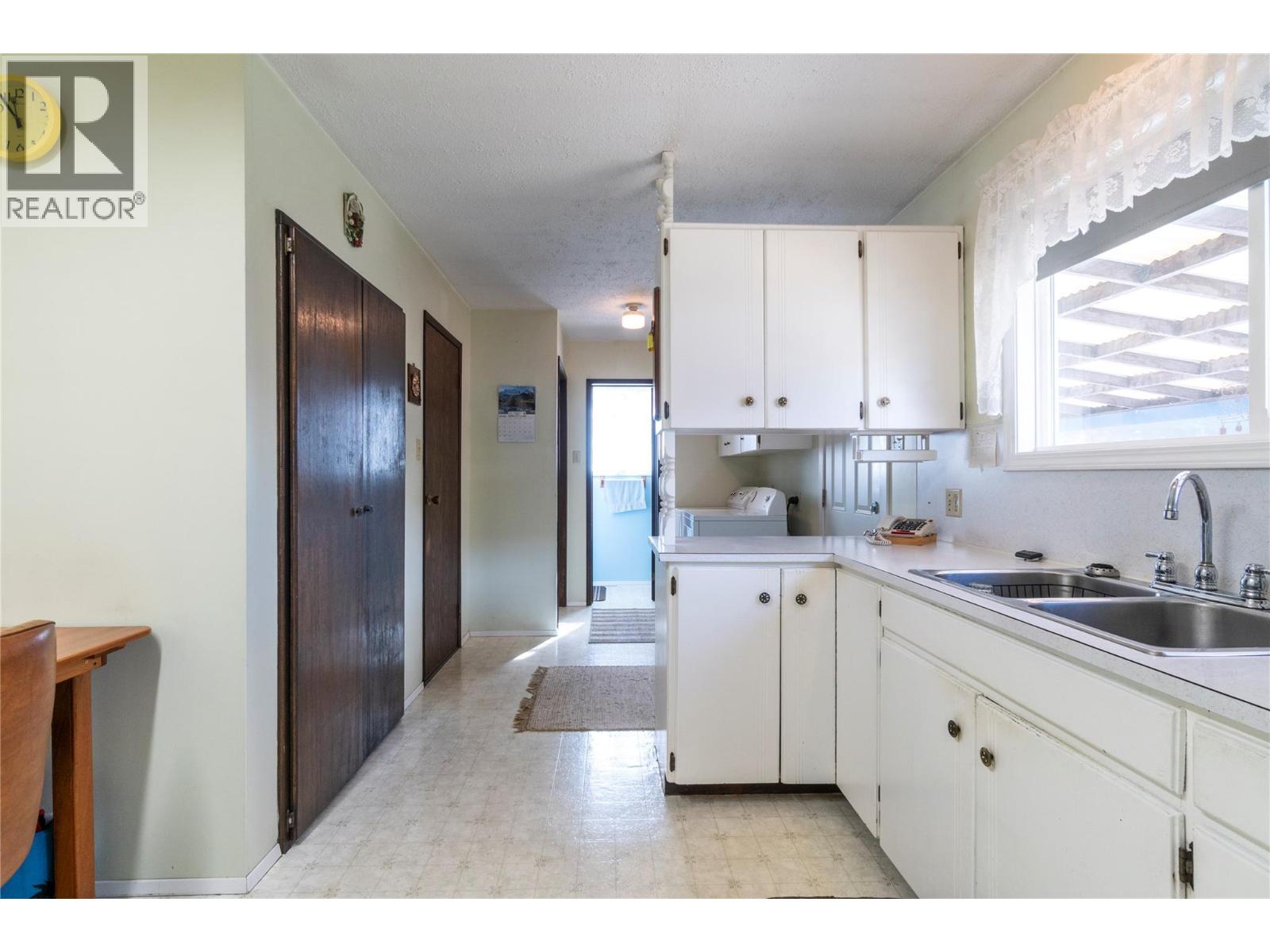 414 Pine Street, Chase