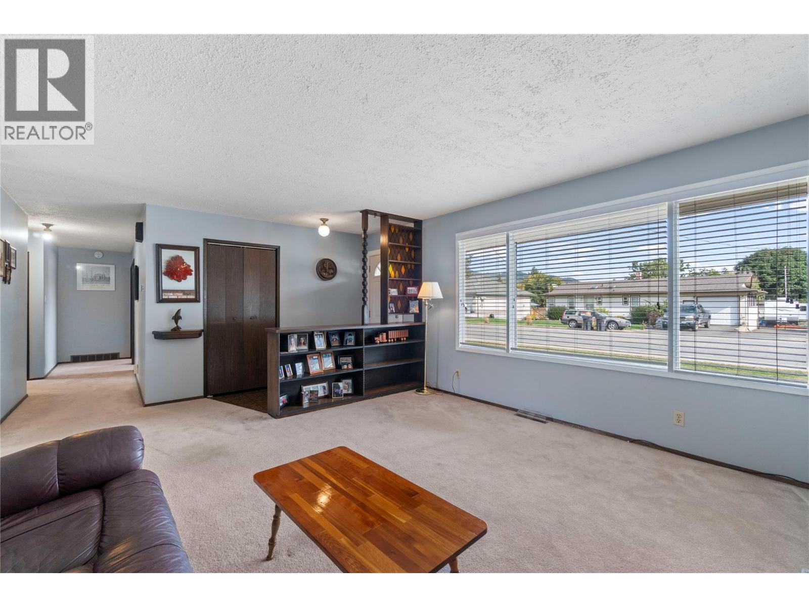 414 Pine Street, Chase