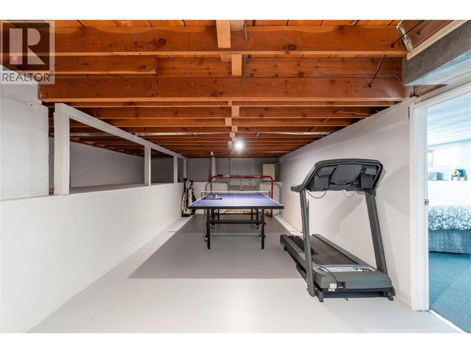 702 Second Avenue, Chase