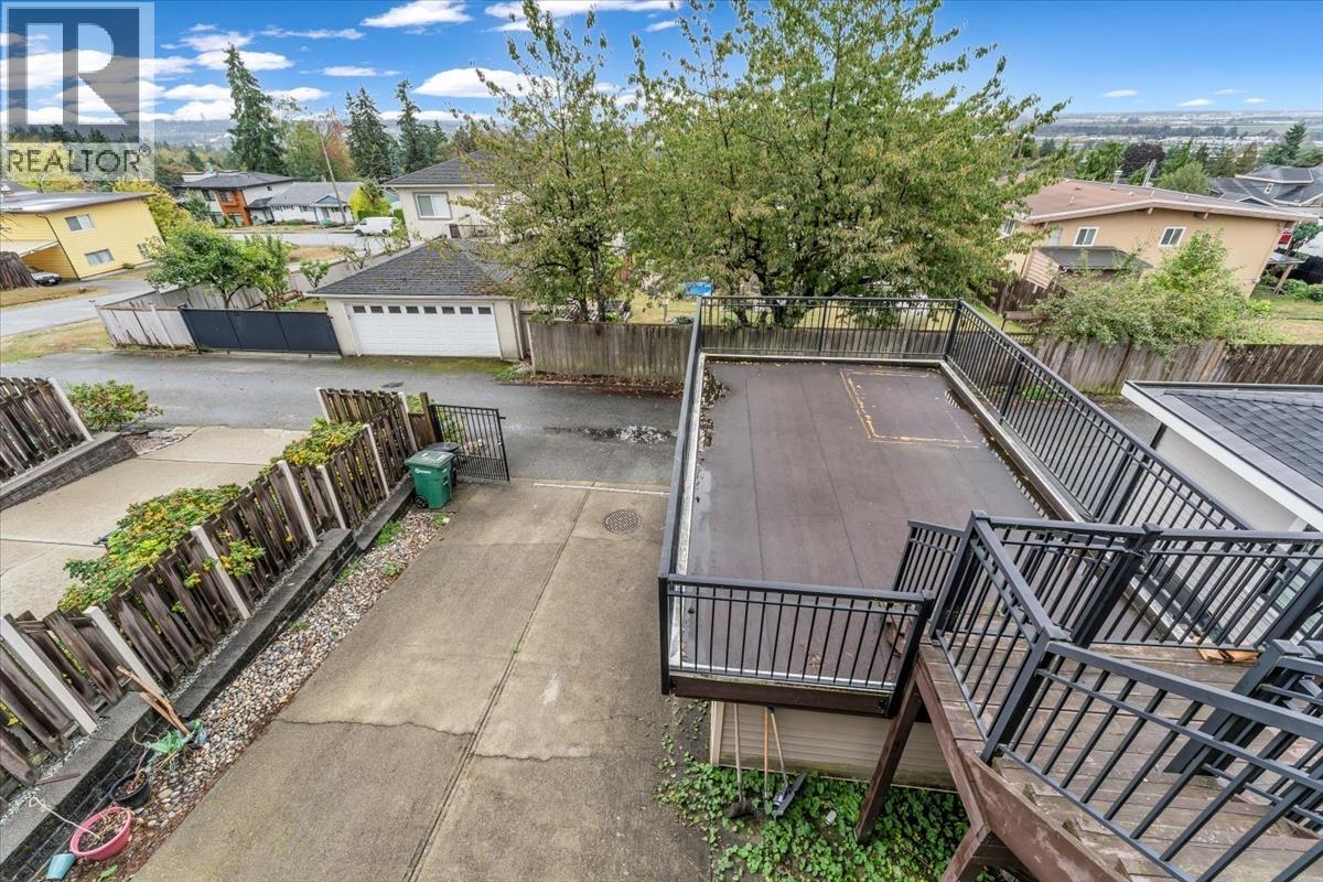 6080 MCKEE STREET, Burnaby