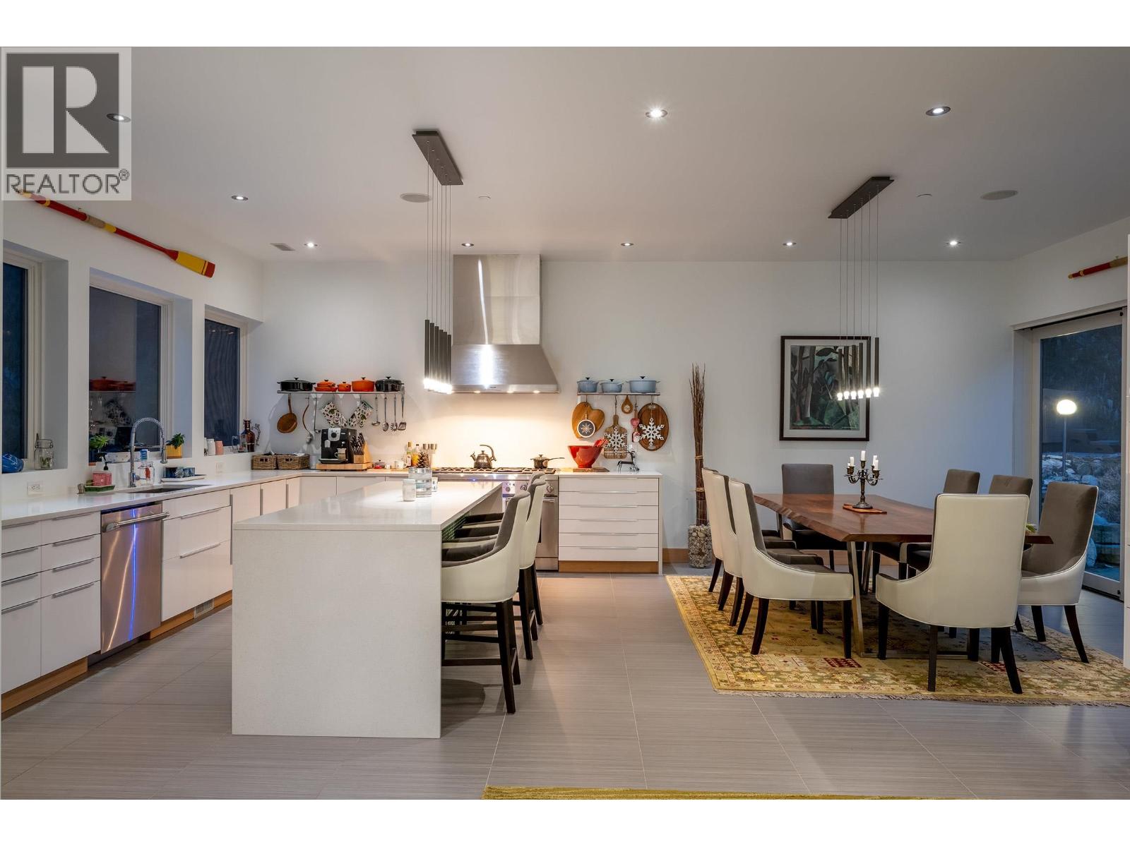 5221 JORDAN LANE, Whistler