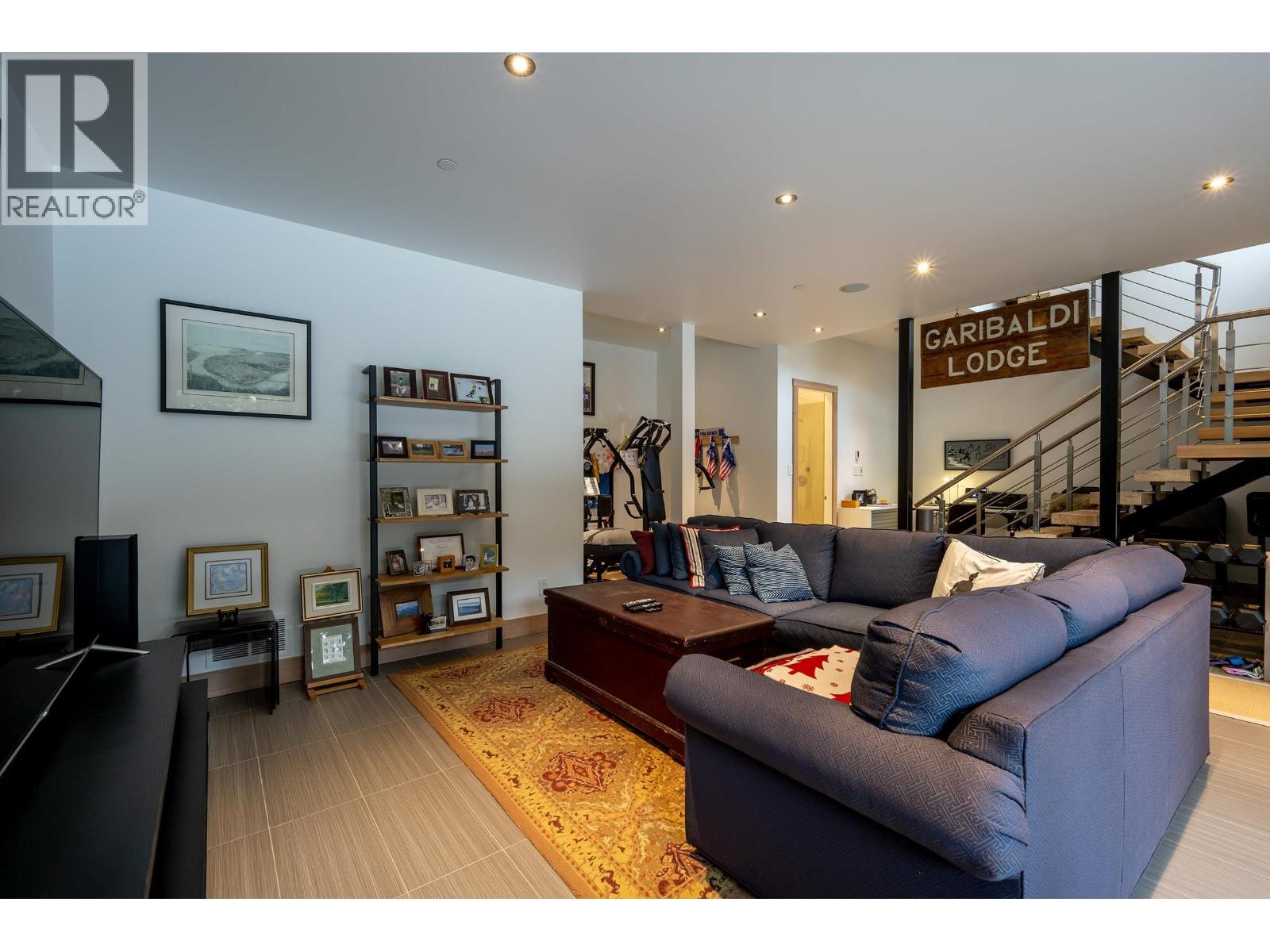 5221 JORDAN LANE, Whistler