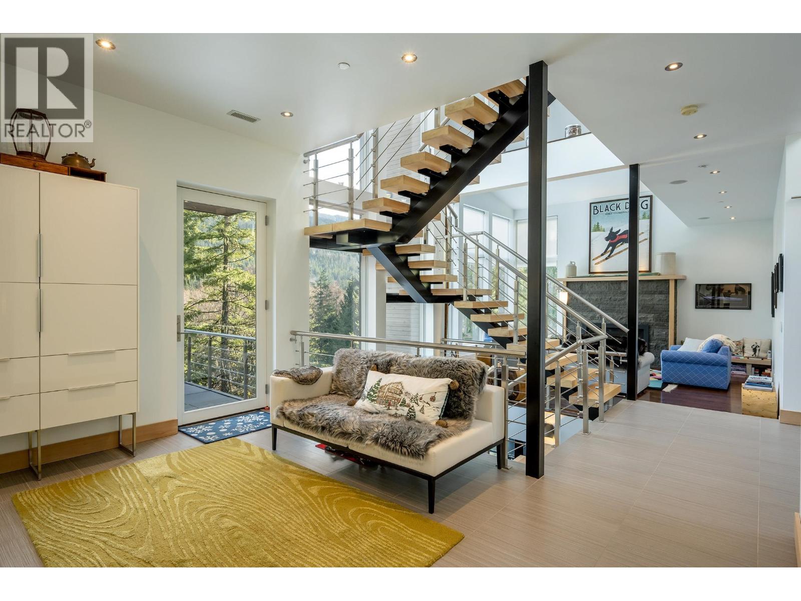 5221 JORDAN LANE, Whistler