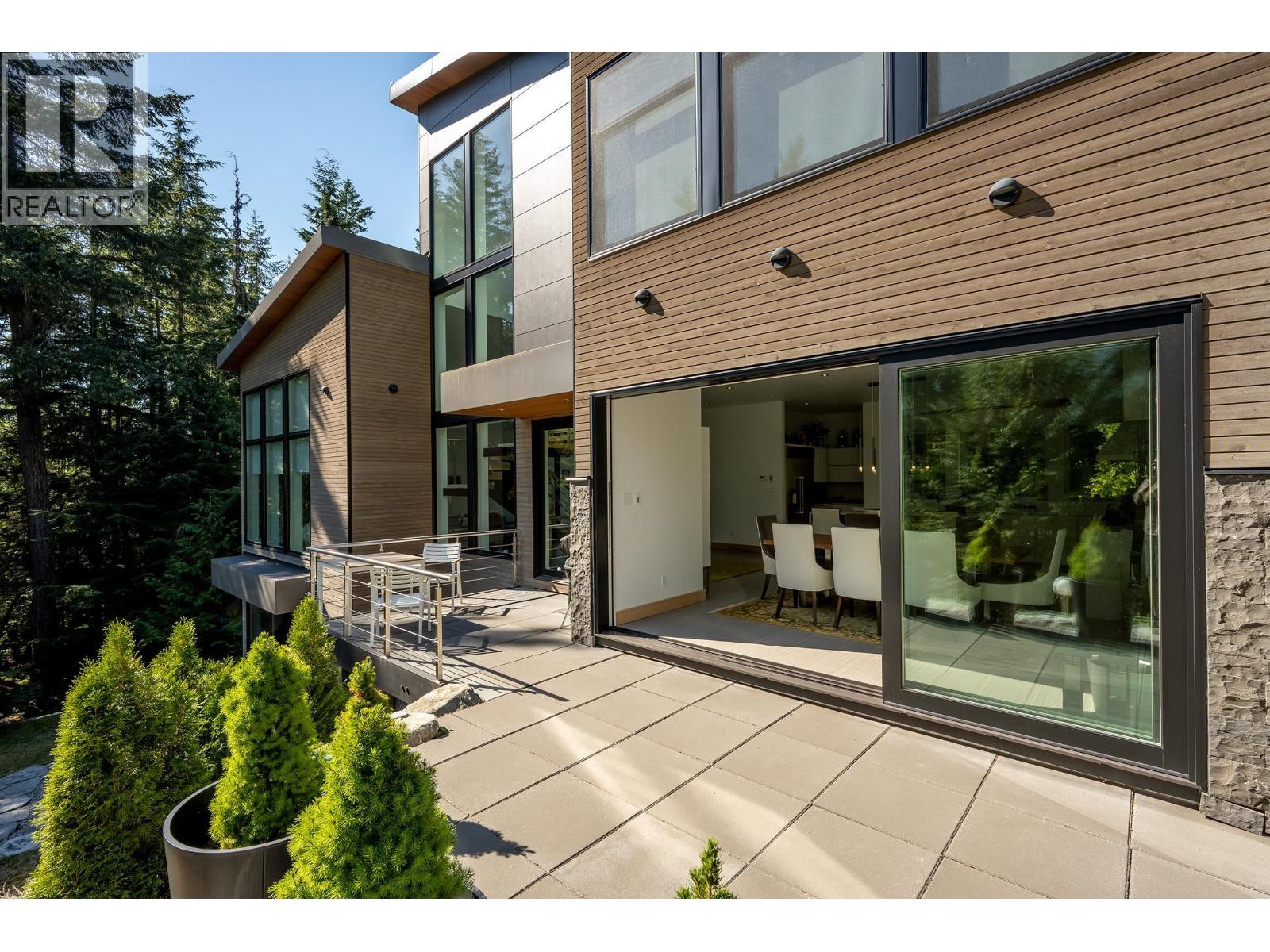 5221 JORDAN LANE, Whistler