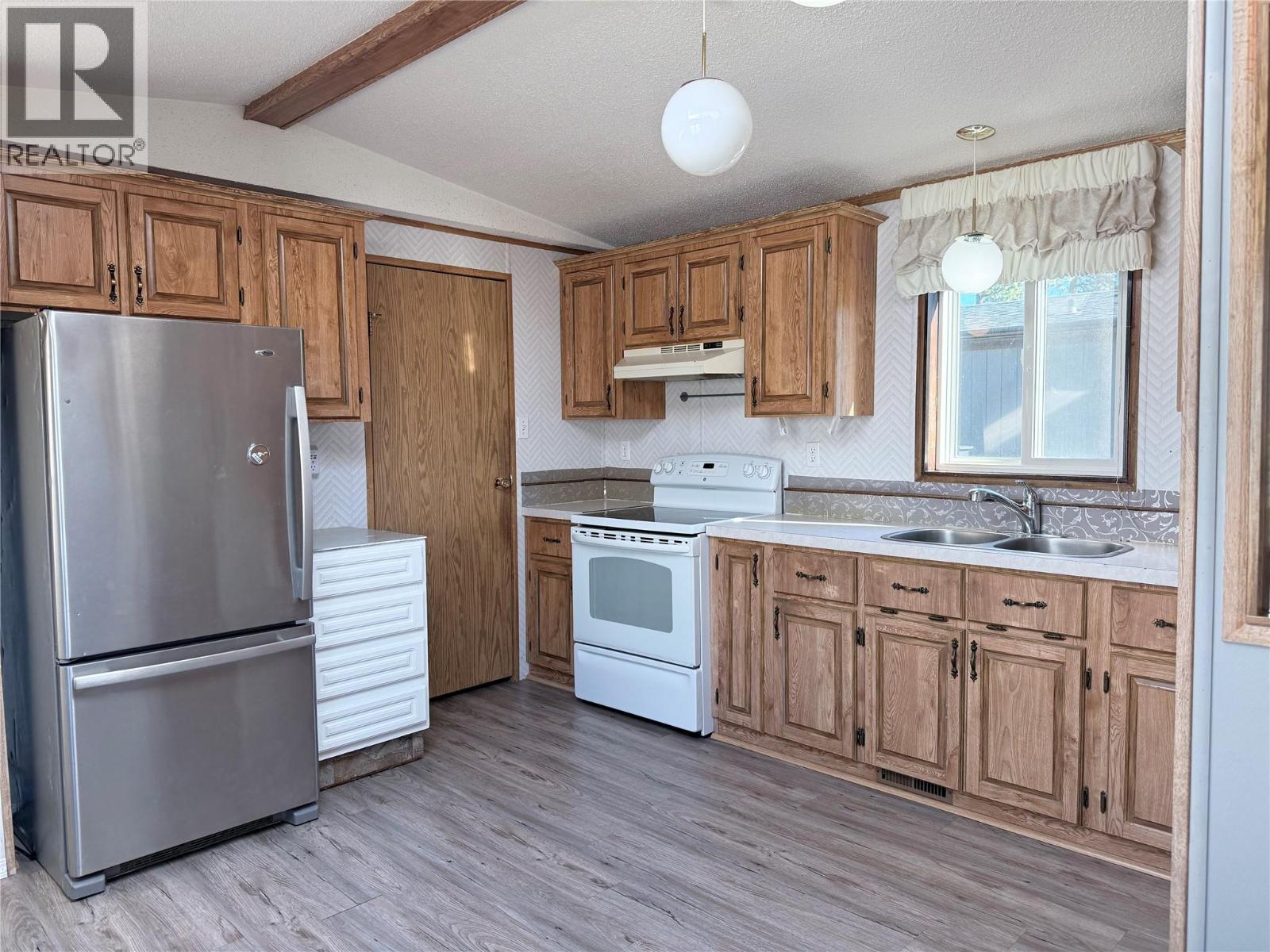 #39 724 INNES AVENUE - Image 3