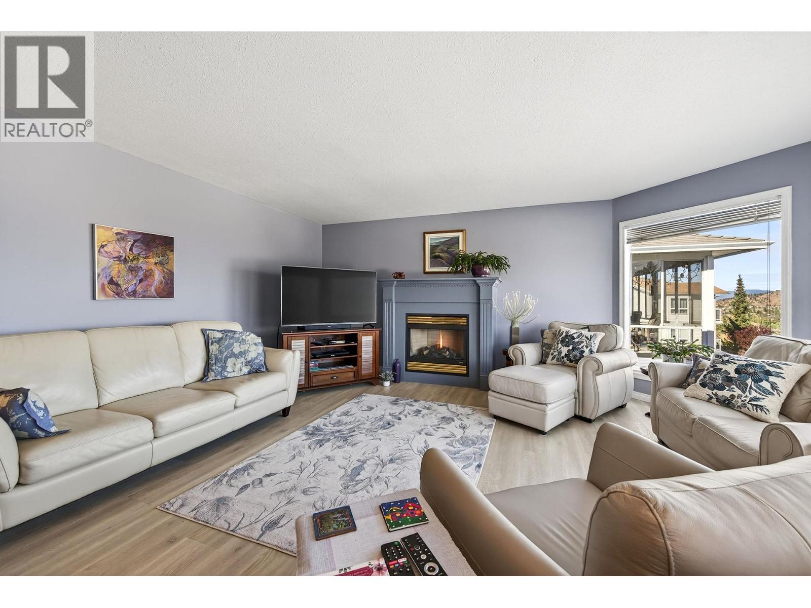 #33 2030 VAN HORNE DRIVE - Image 3