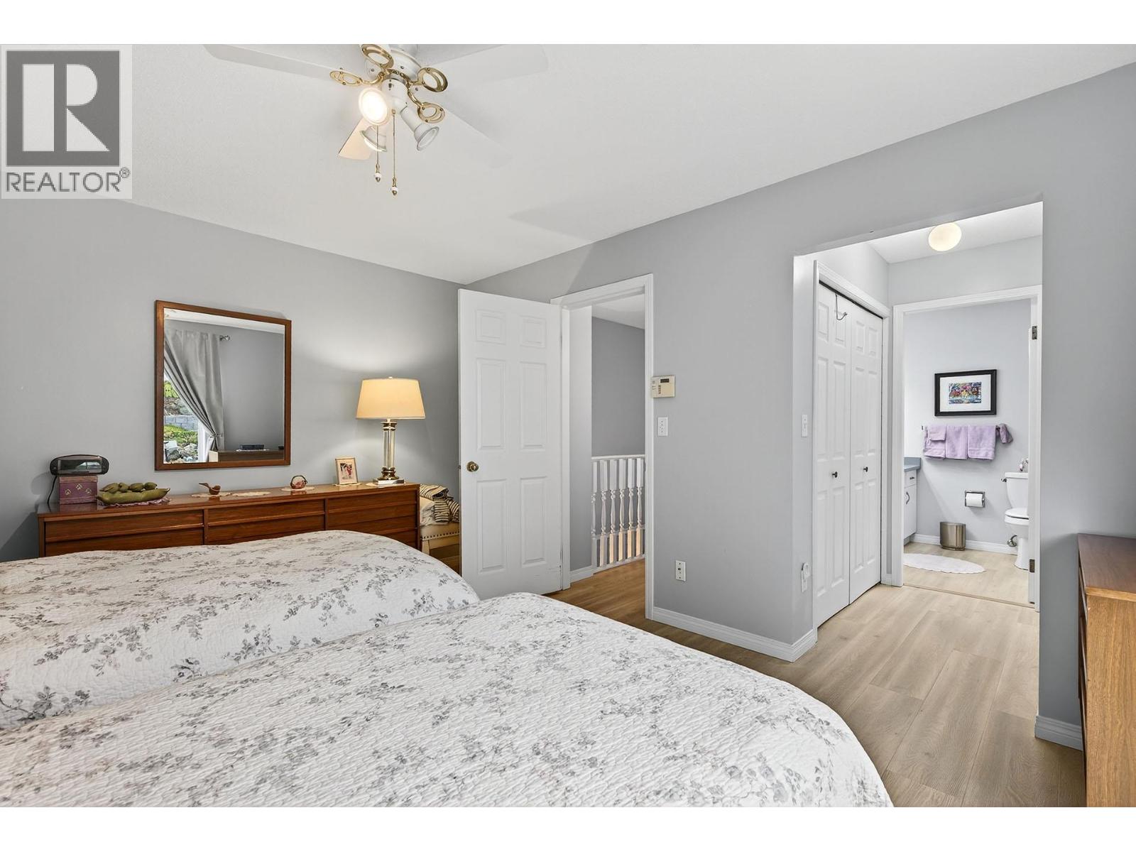 #33 2030 VAN HORNE DRIVE - 21