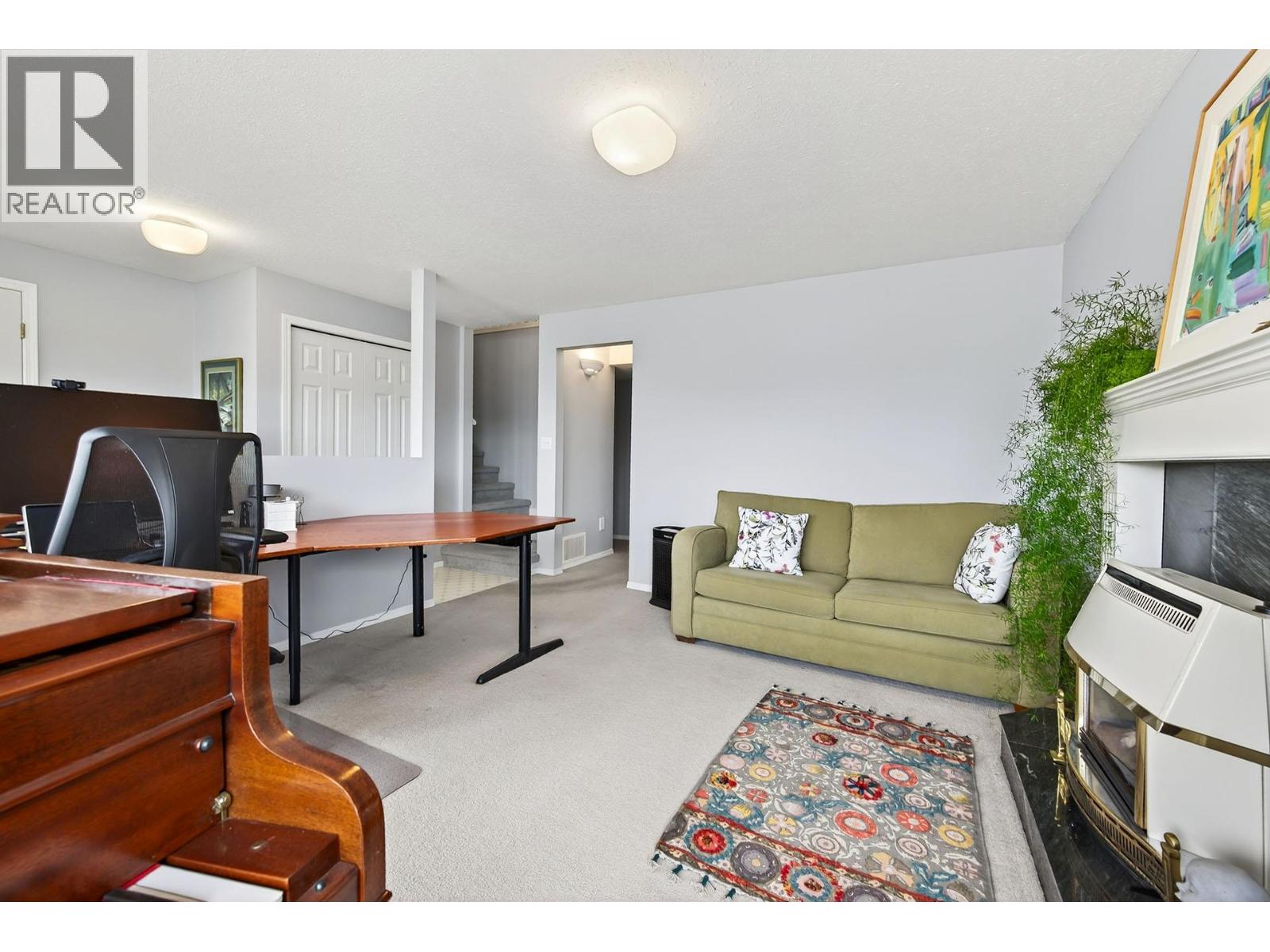 #33 2030 VAN HORNE DRIVE - 33