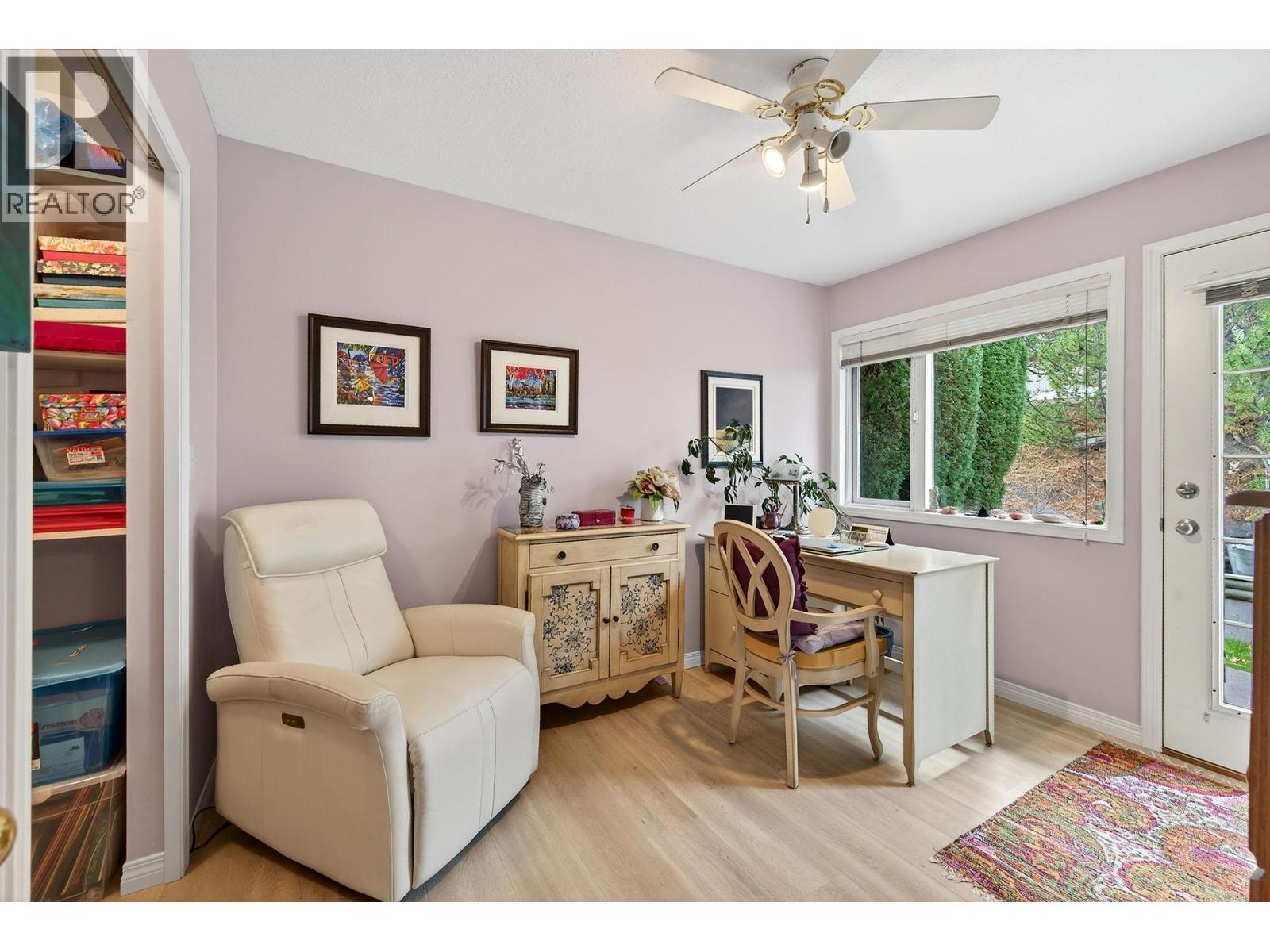 #33 2030 VAN HORNE DRIVE - 25