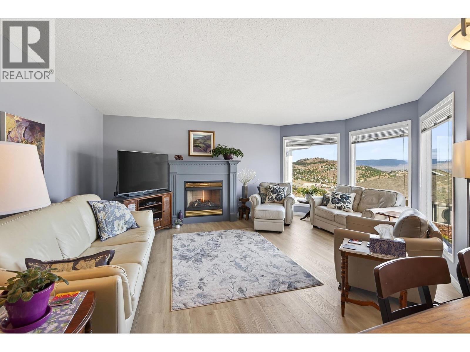 #33 2030 VAN HORNE DRIVE - Image 2