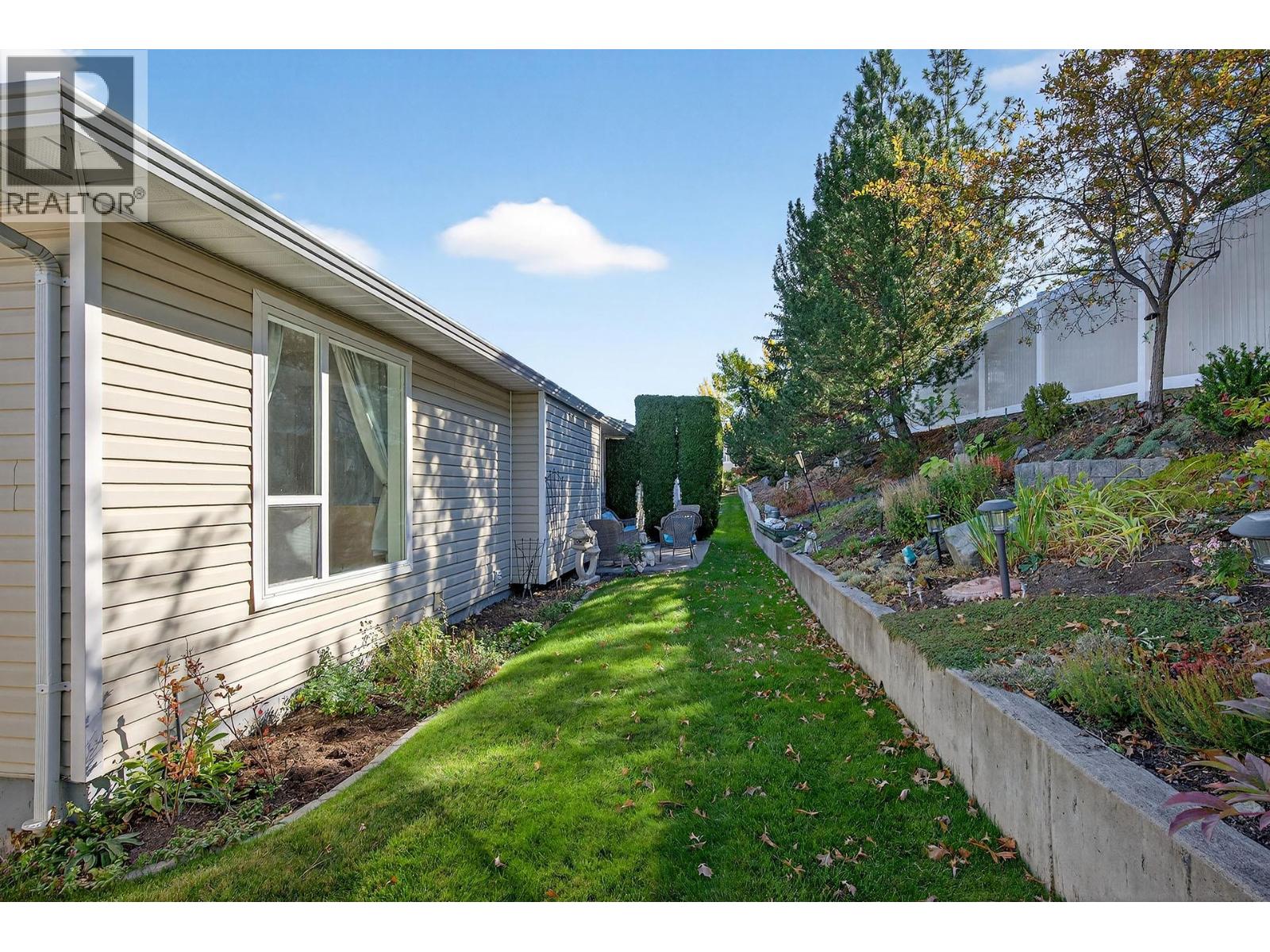 #33 2030 VAN HORNE DRIVE - 42