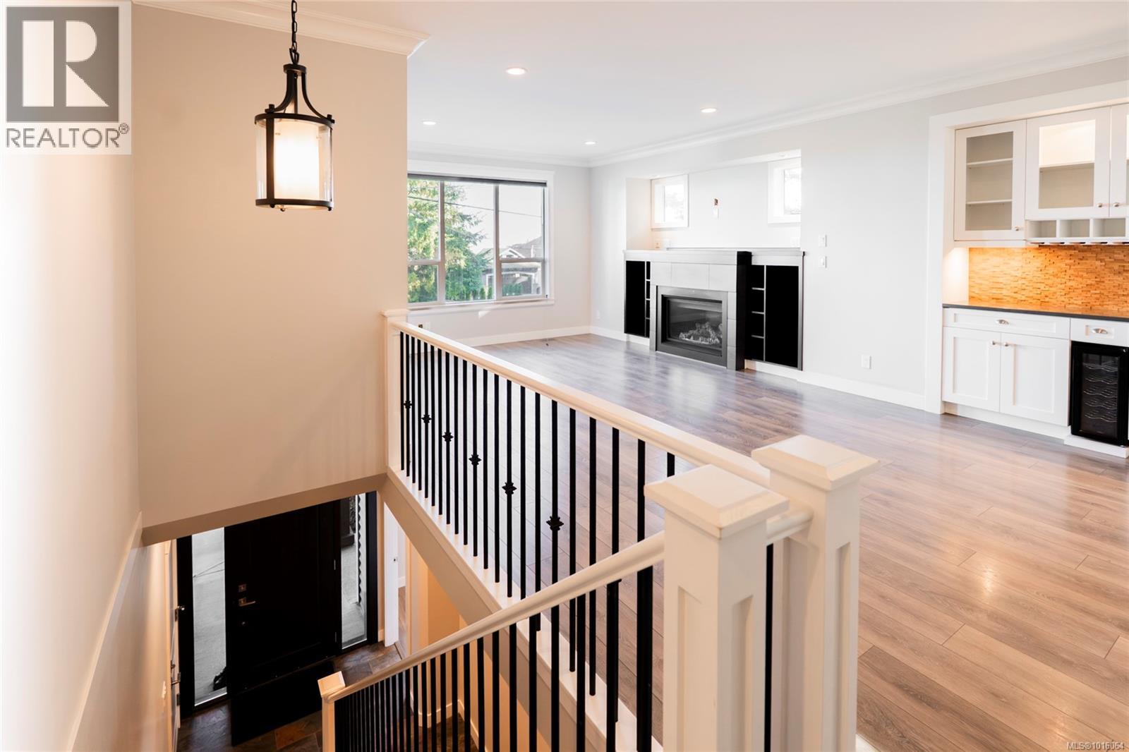 5791 Vanderneuk Rd, Nanaimo